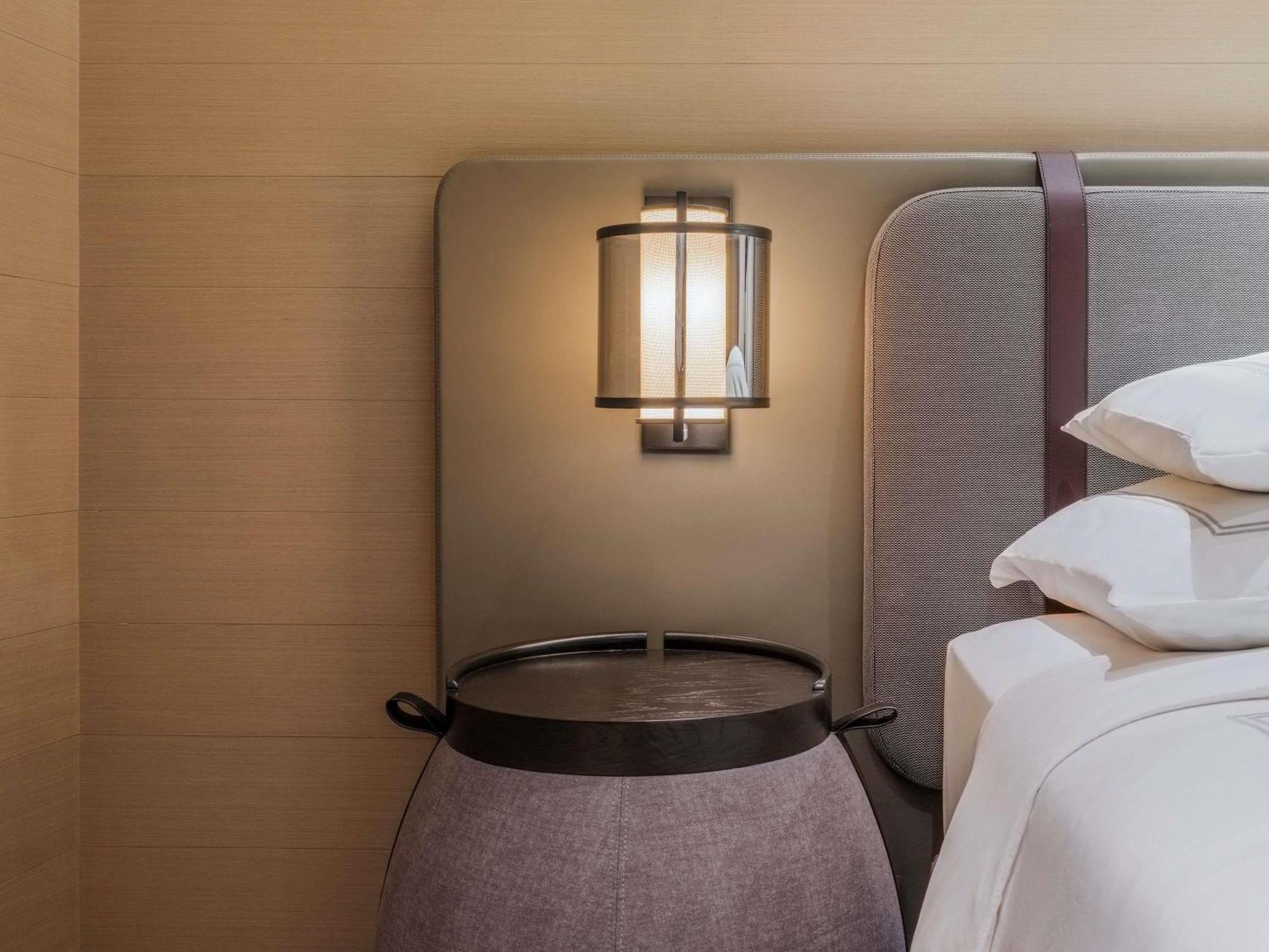 Quarto Premier Marina Bay com 1 Cama King-size, Varanda e Vista Marina Bay