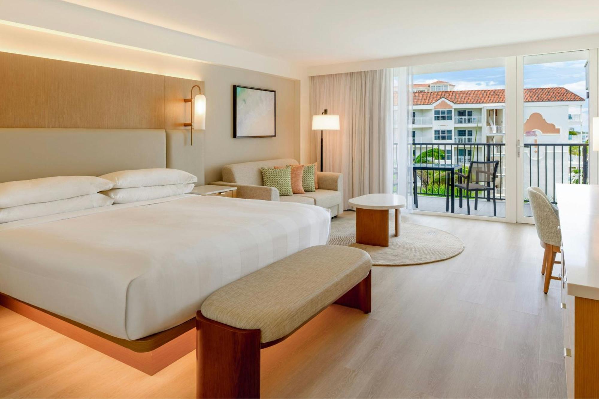 Habitación con vistas parciales y cama extragrande