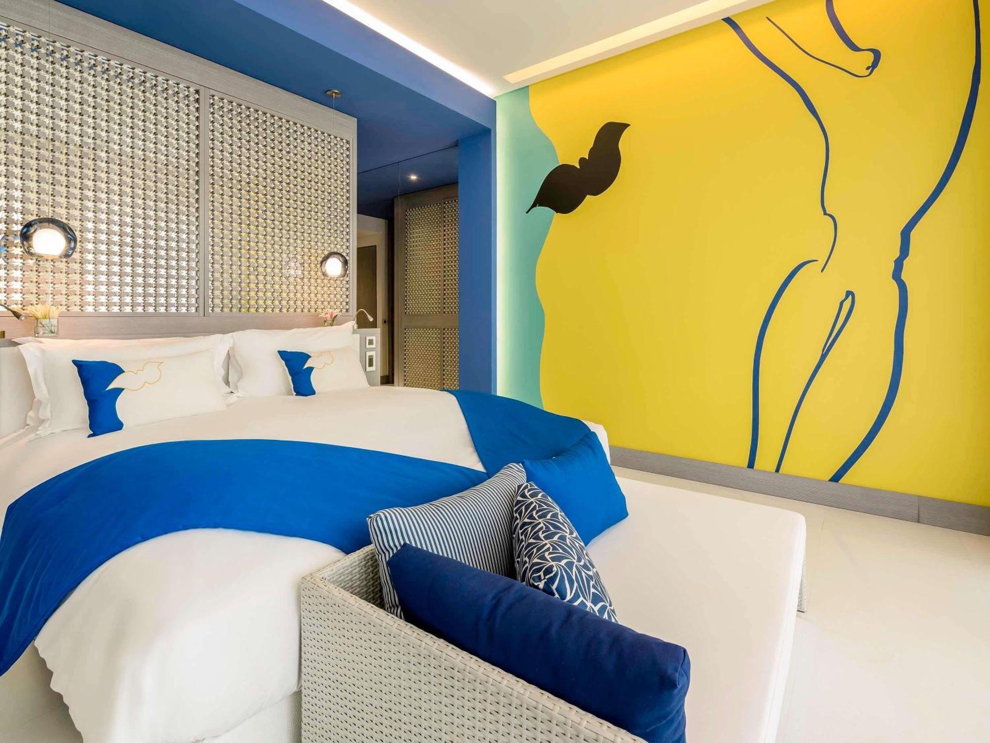 Luxury Room, 1 King-Size Bed, Garden View, Private Terrace