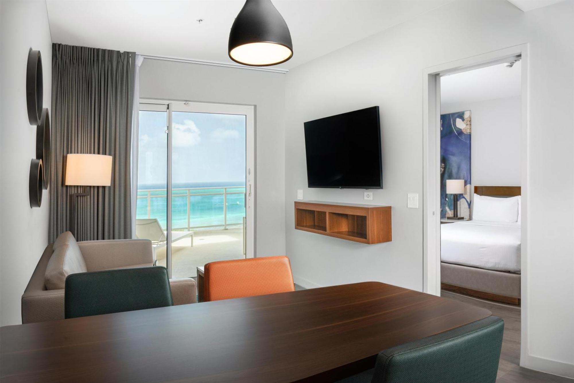 One-Bedroom King Suite Ocean View Top Floor