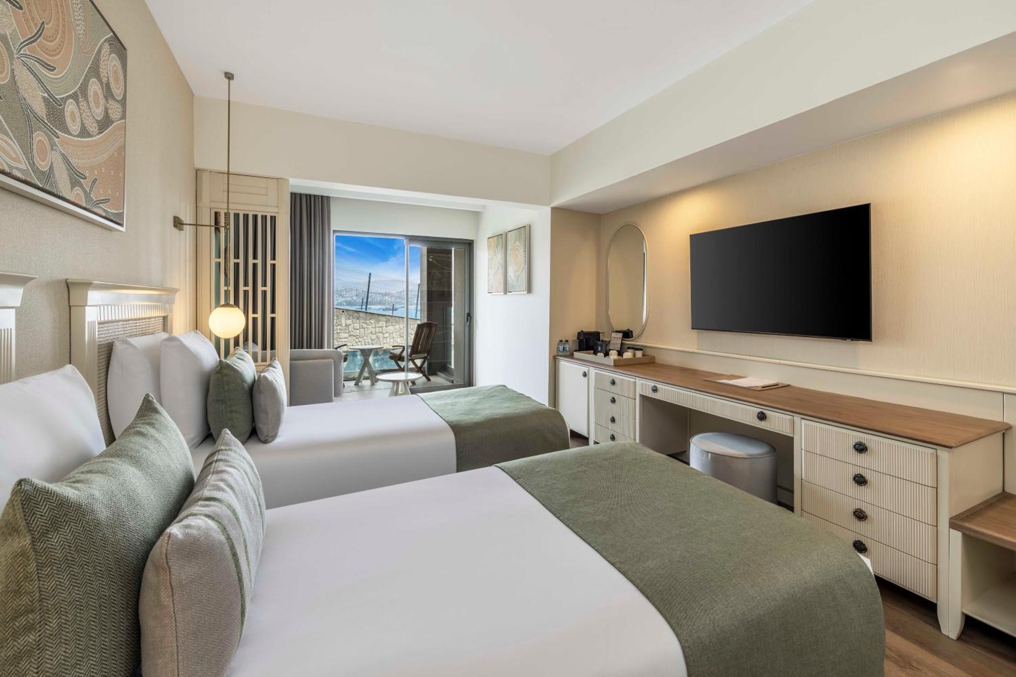 Double or Twin Room Partial Sea View
