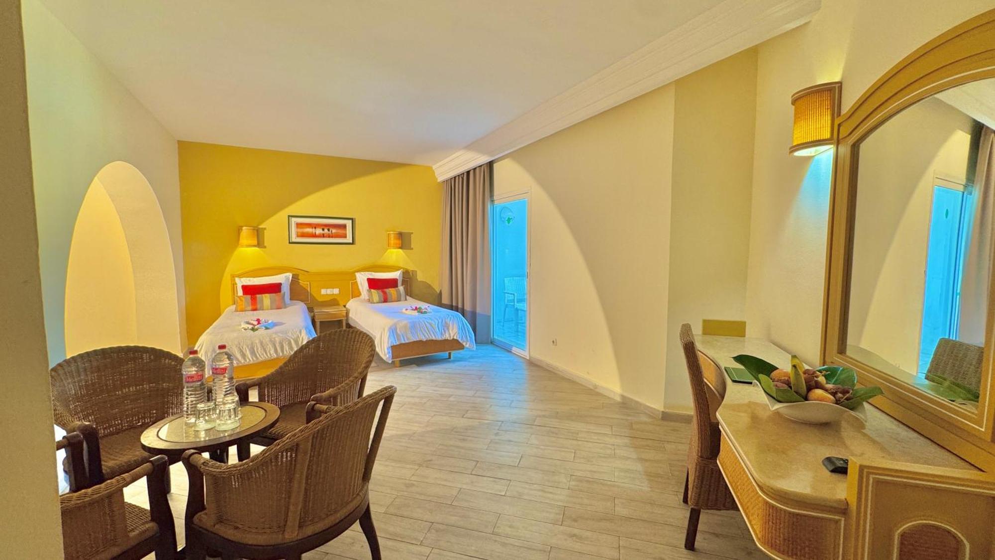 Quadruple Room,1736961625:JPEG