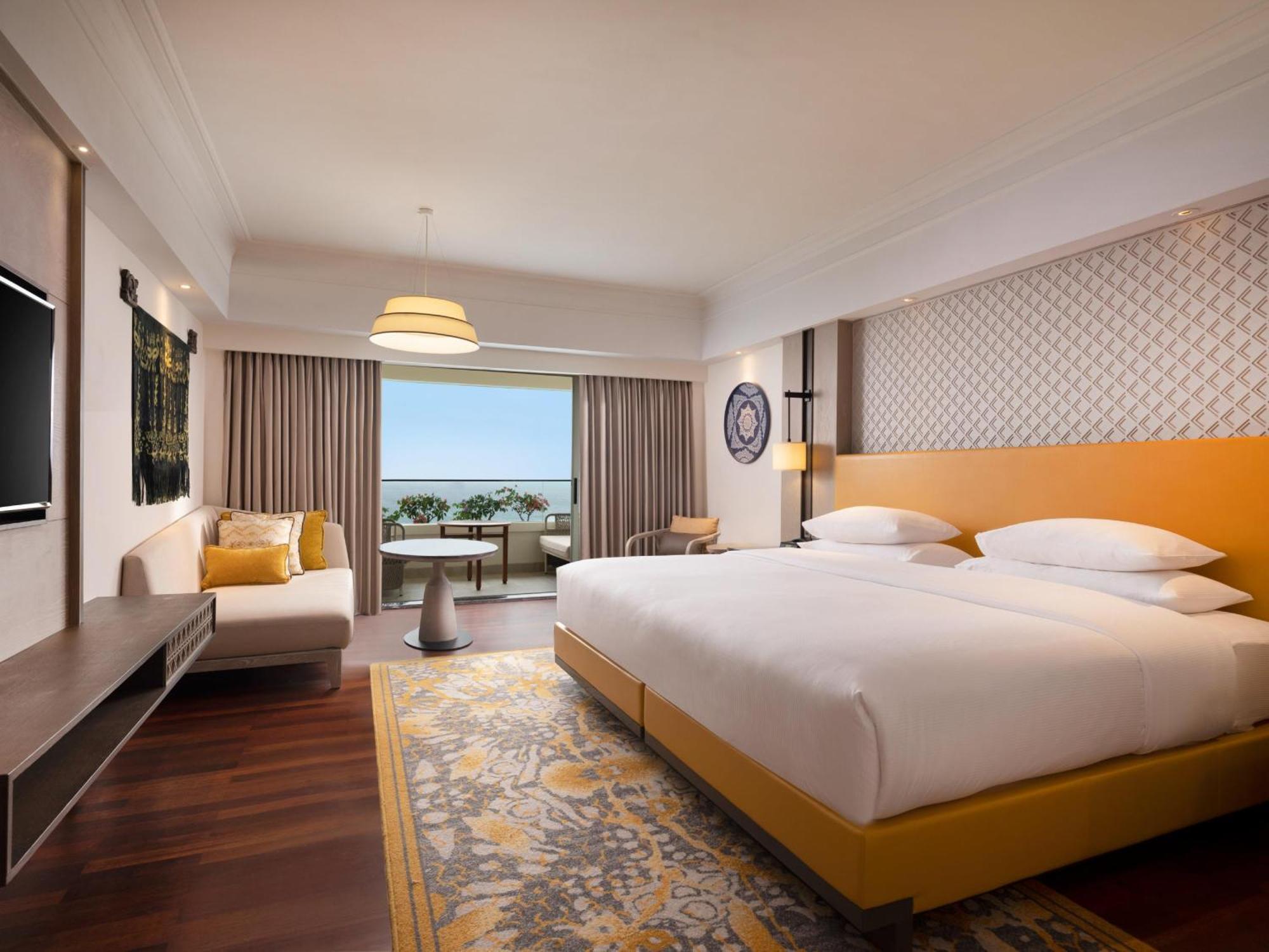 Deluxe King Room Ocean View