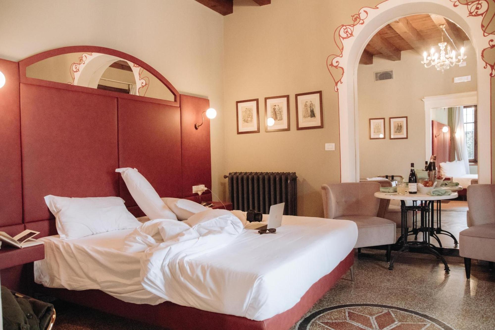 Suite Queen con Vista Piscina