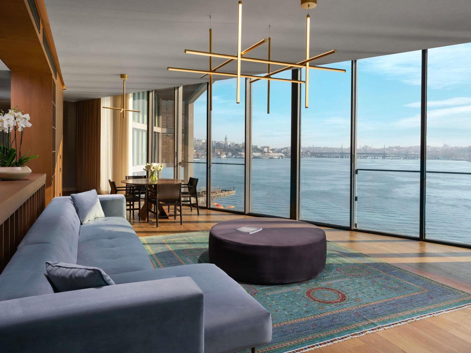Duplex Suite met 1 Slaapkamer en Terras met Uitzicht op Zee en Butlerservice
