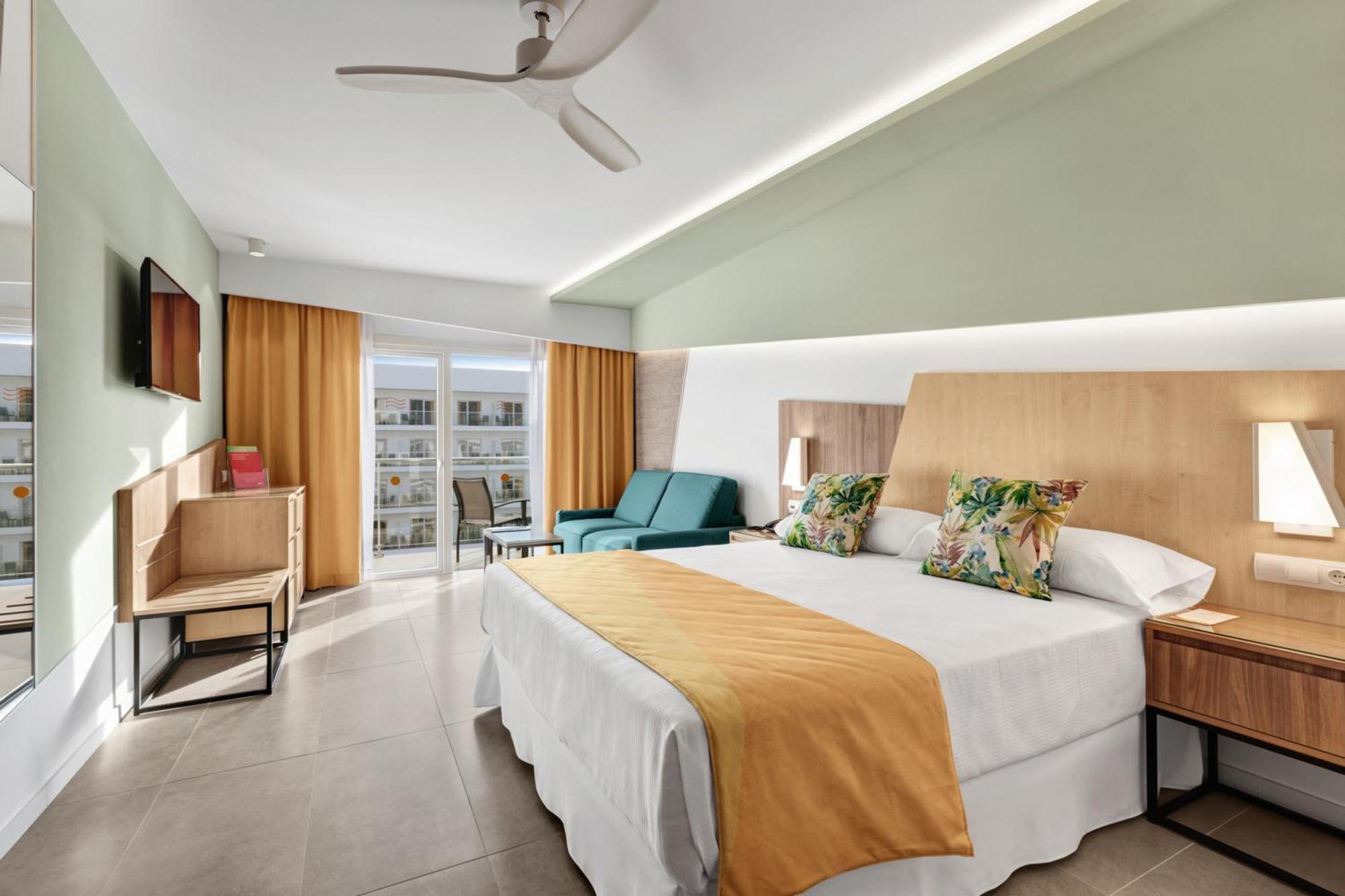 Double Room,1740690124:JPEG
