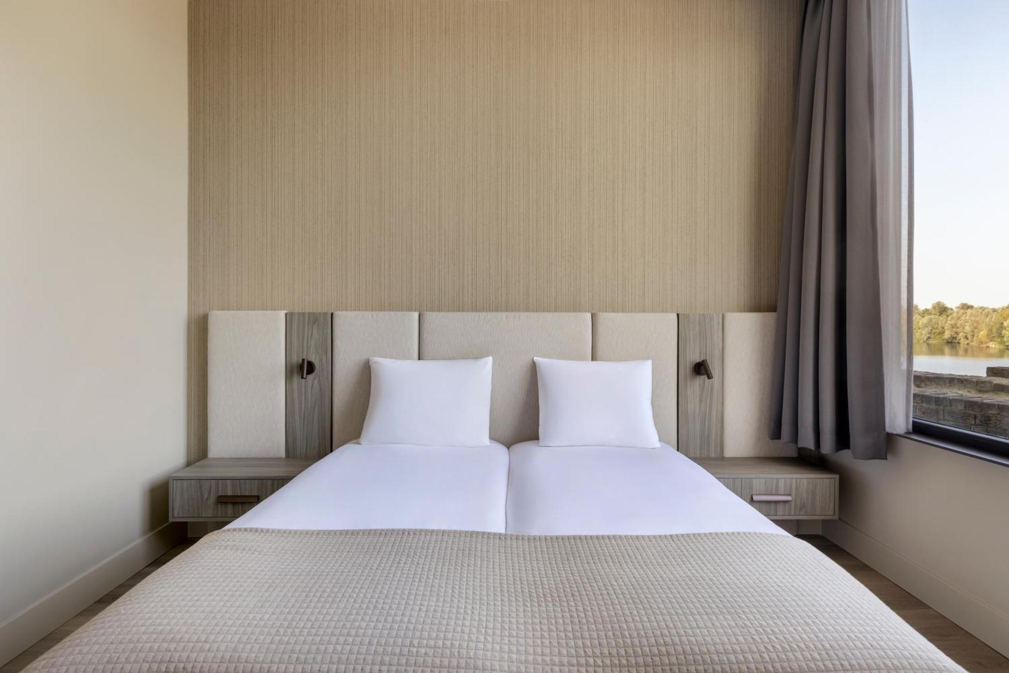 Double Room Lake View