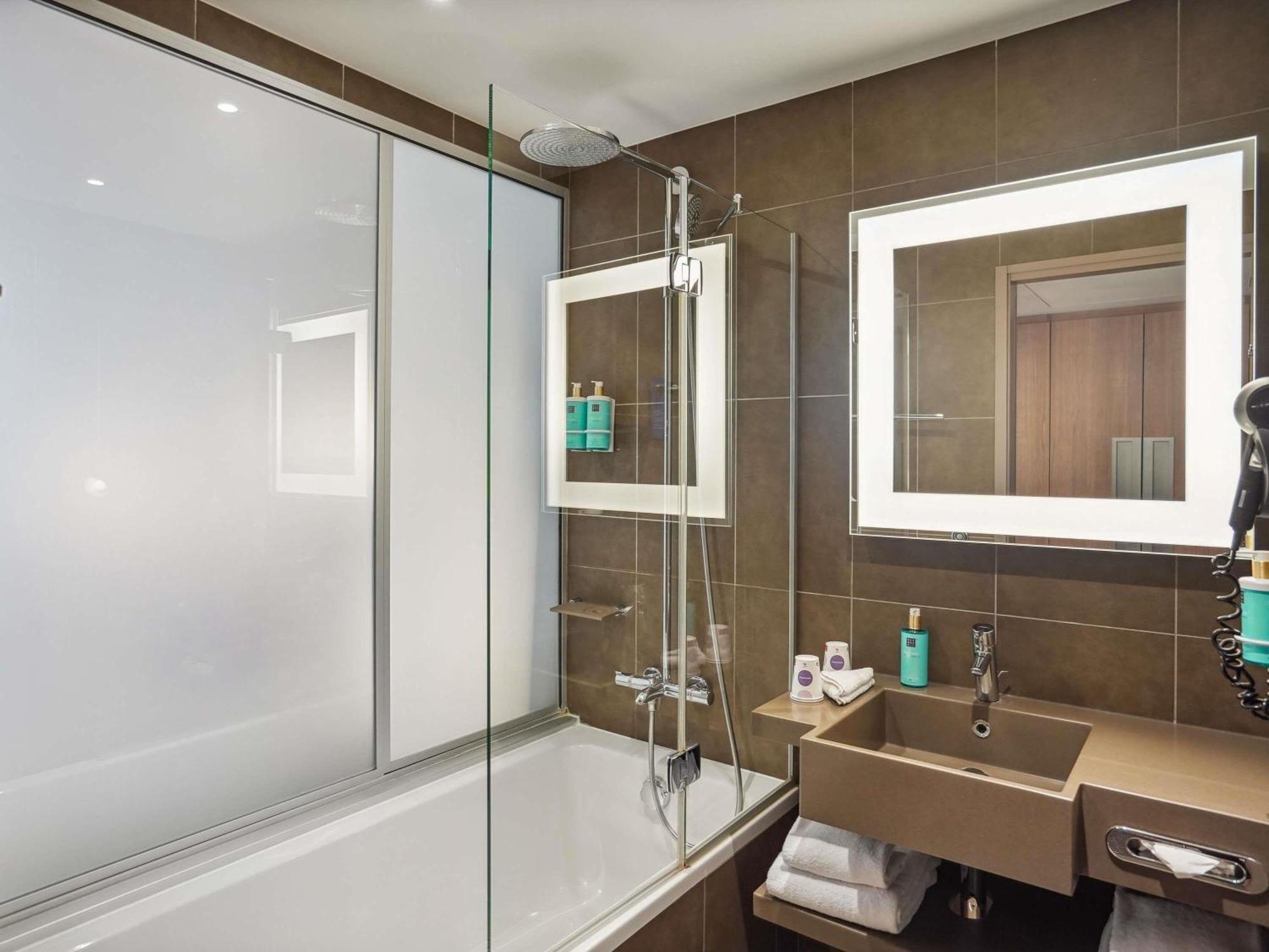 Executive double Room Queen Size Bed,1742573972:JPEG