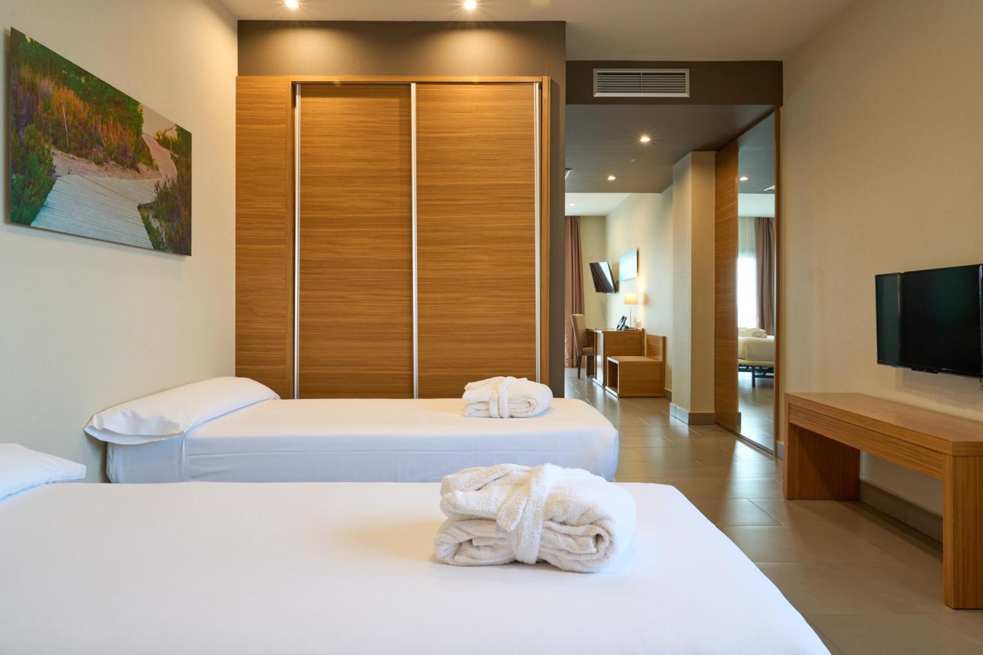 Triple Room,1742581681:JPEG