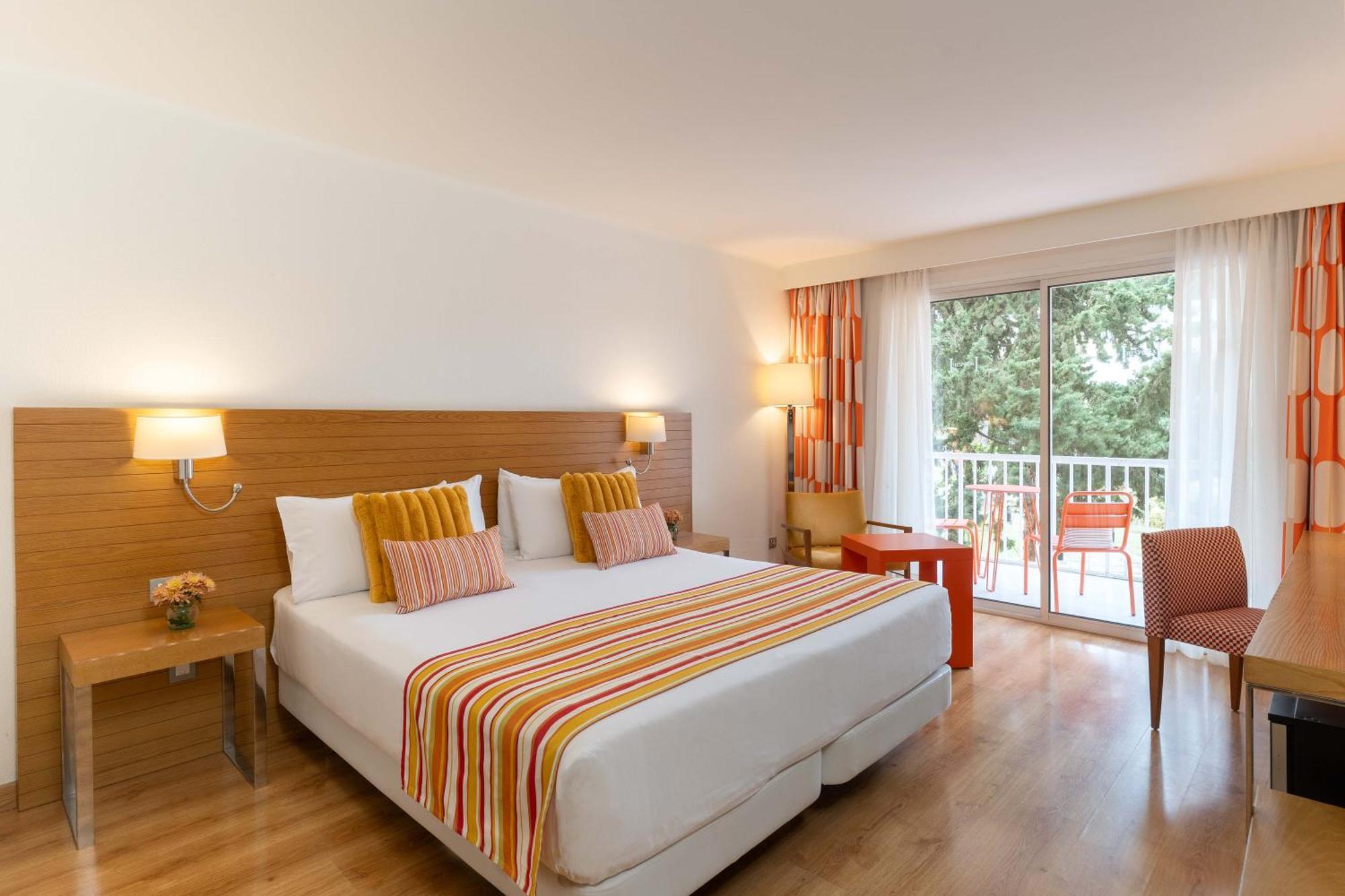 Superior Double or Twin Room Garden View