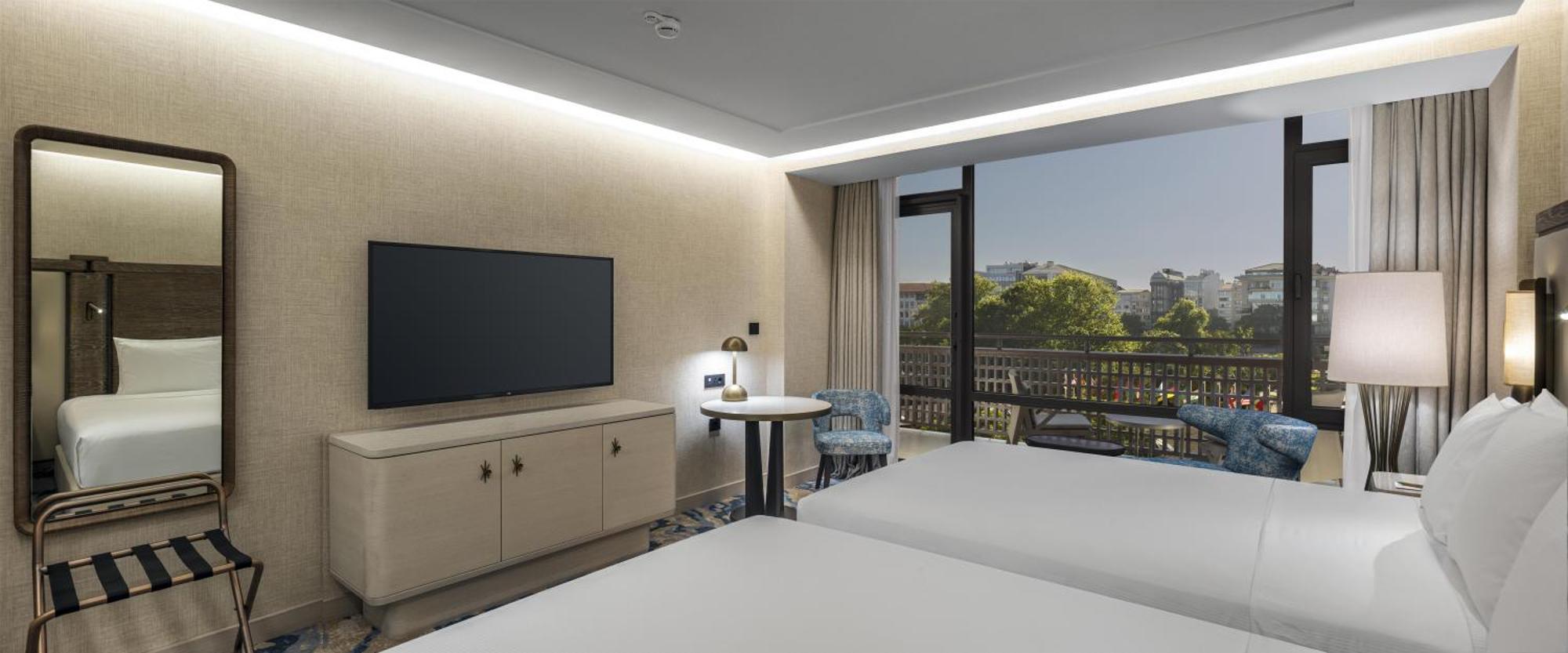 Executive Double Room Two Double Beds City View