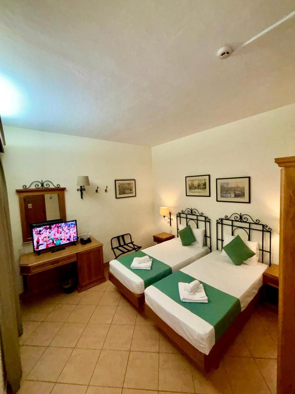 Standard Twin Room,1742611717:JPEG