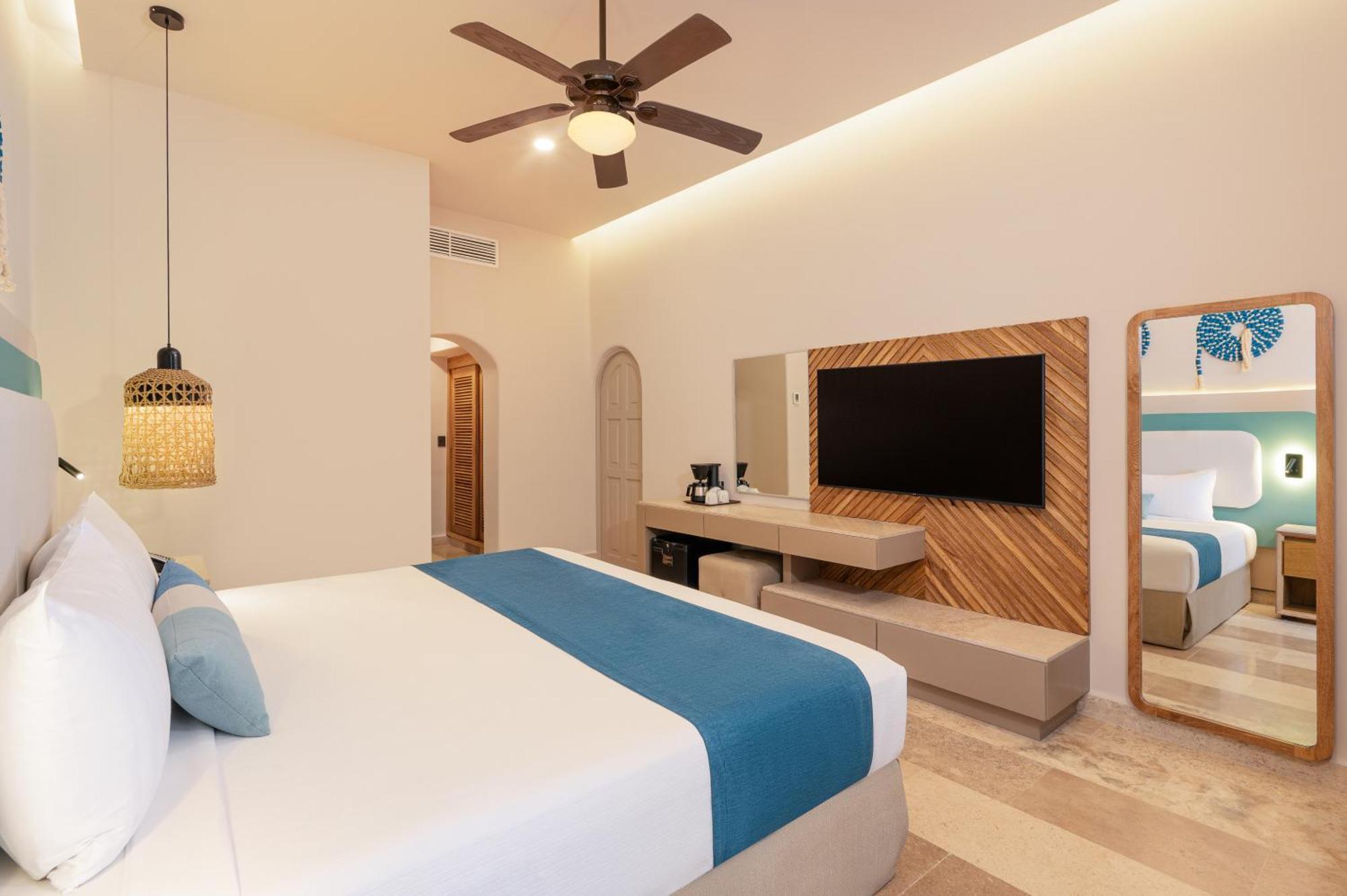 Deluxe Room Lagoon View