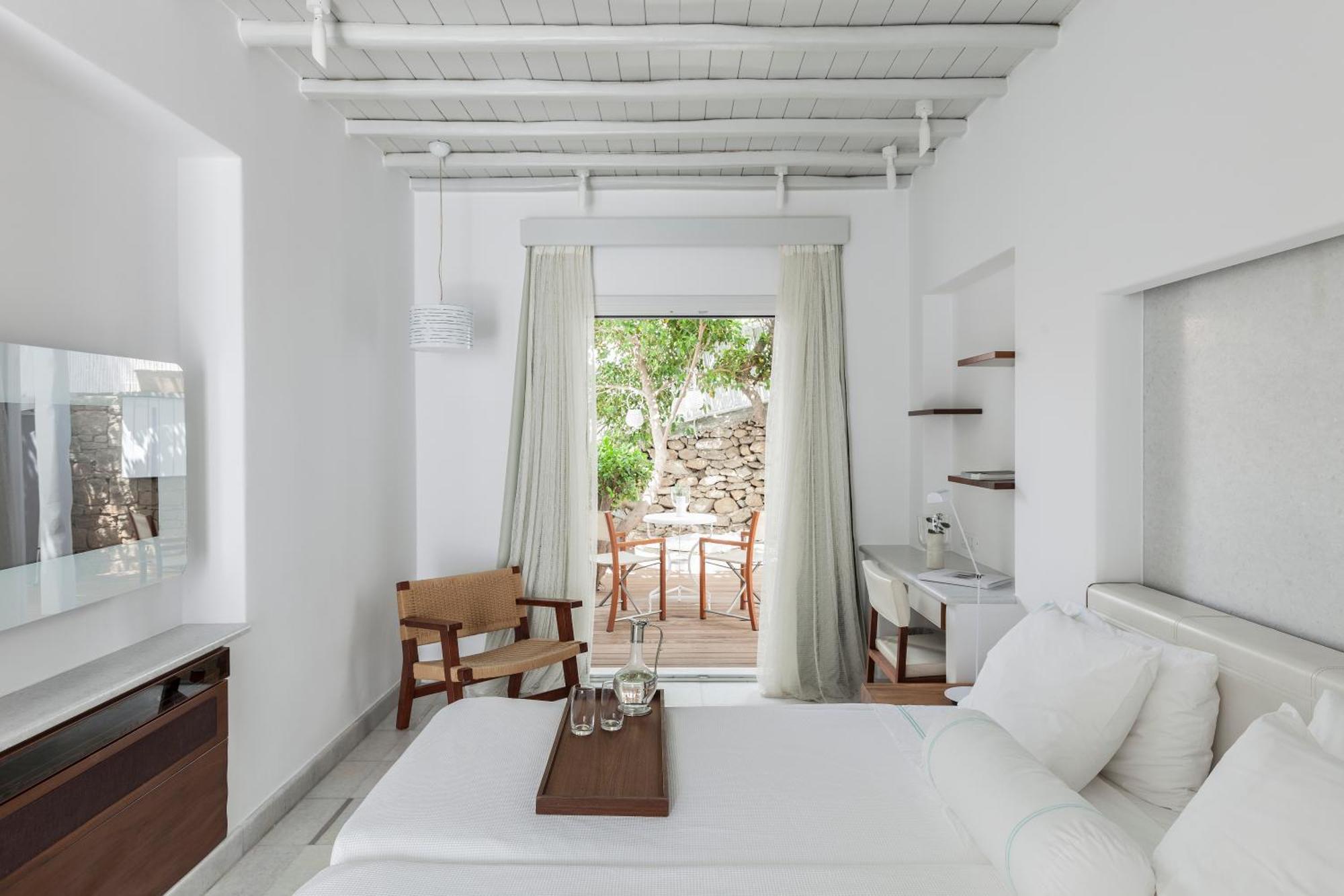 Quarto Standard com Vista do Pátio e Banheira de Hidromassagem