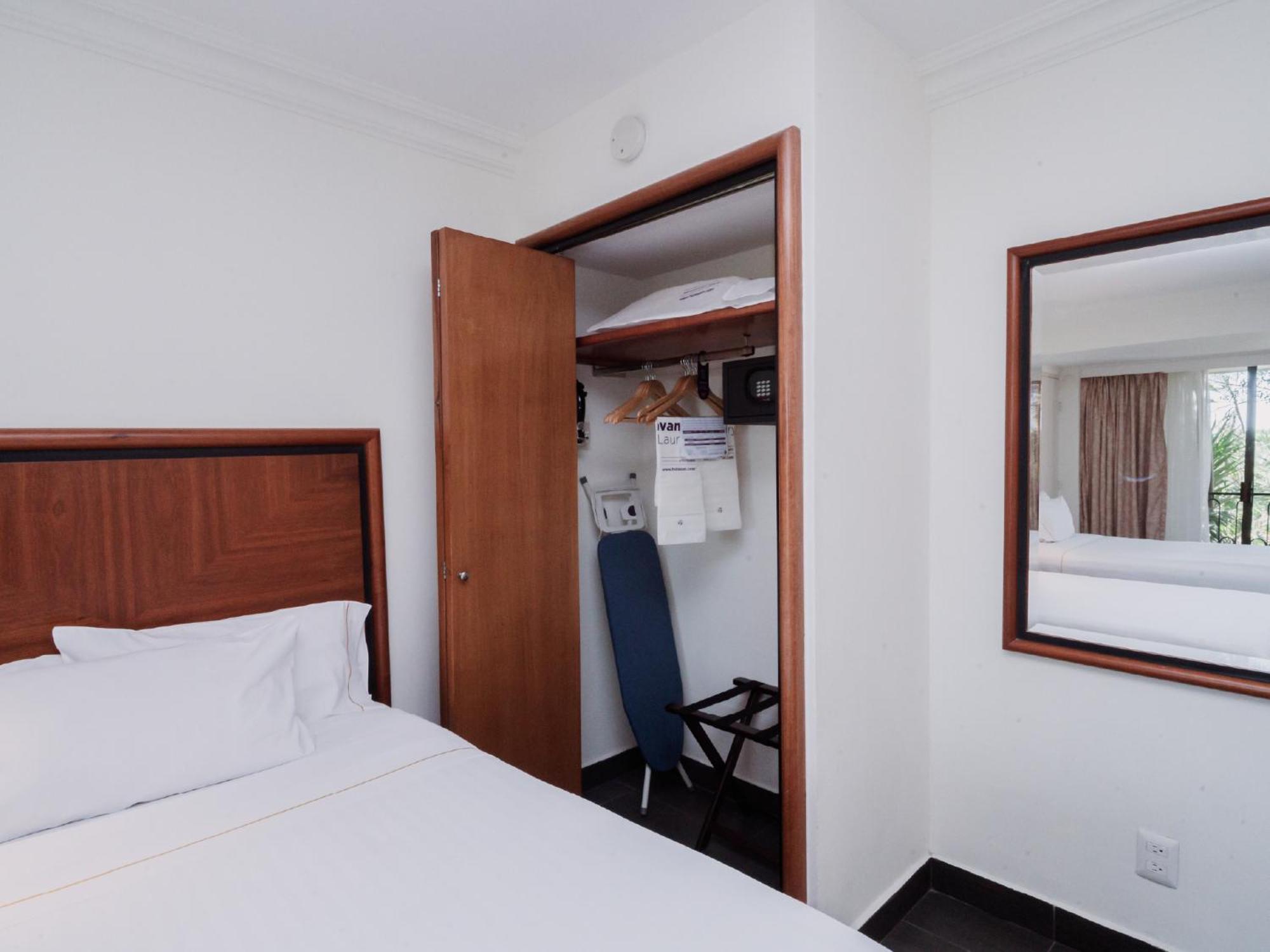 Deluxe Double Room Two Double Beds,1742721511:JPEG