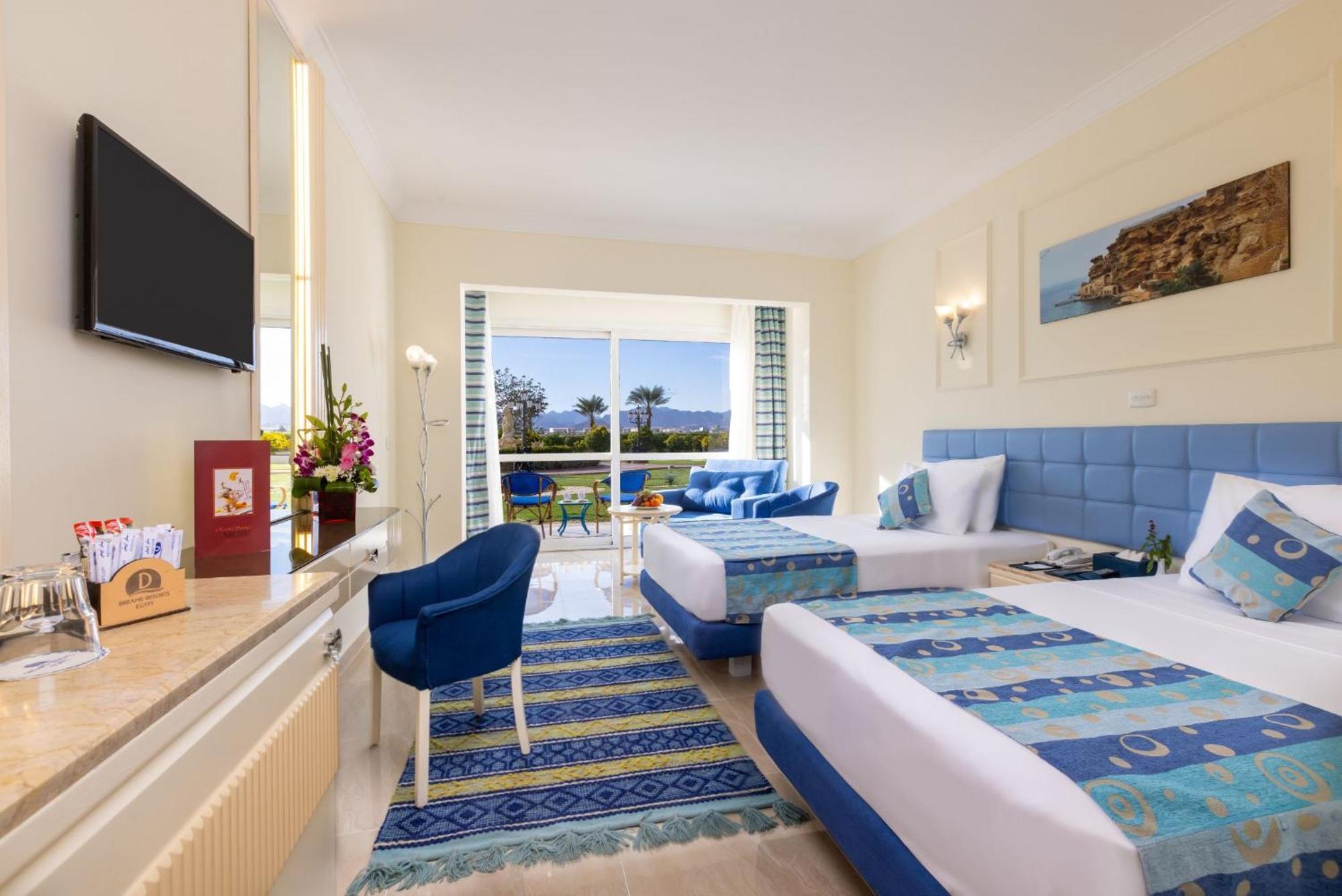Superior Pool View Room