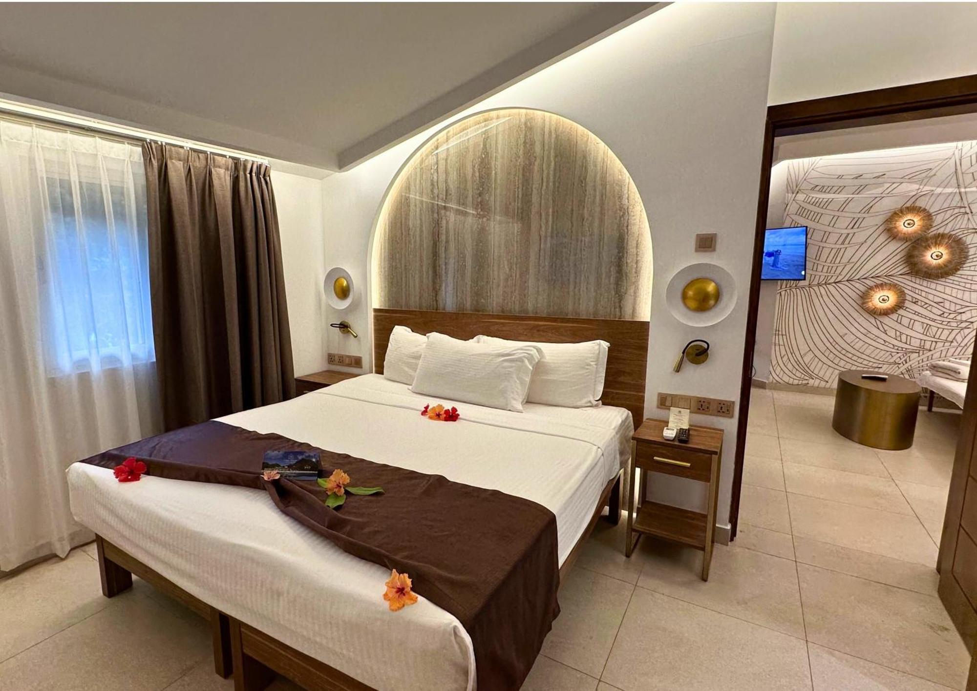 Signature Superior Ocean kitchenette