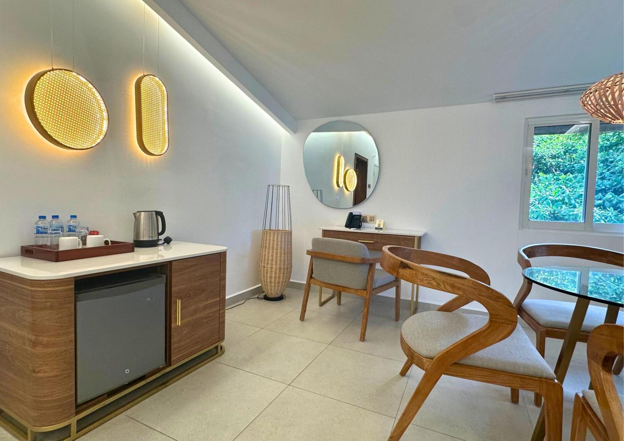 Signature Superior Ocean kitchenette