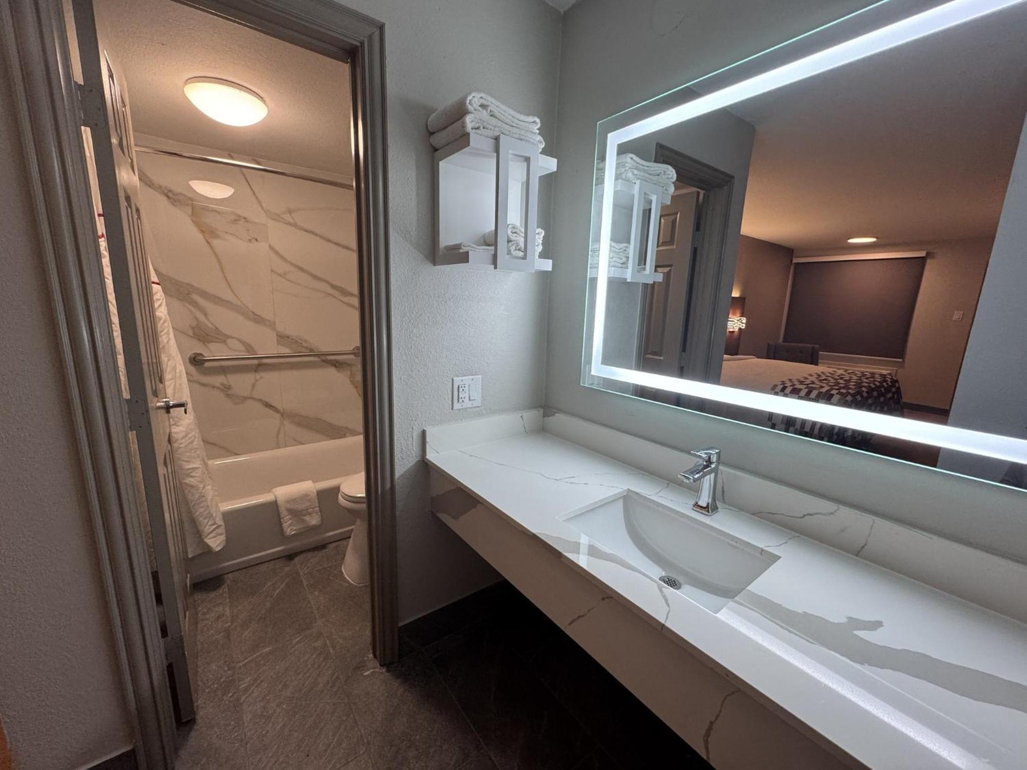 Deluxe Room Two Queen Beds Non-Smoking