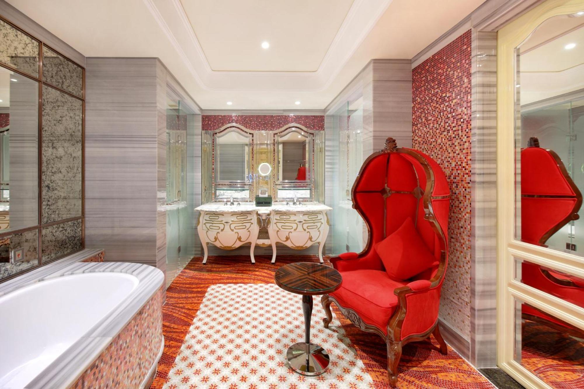Romance Suite High Floor Executive Lounge Access