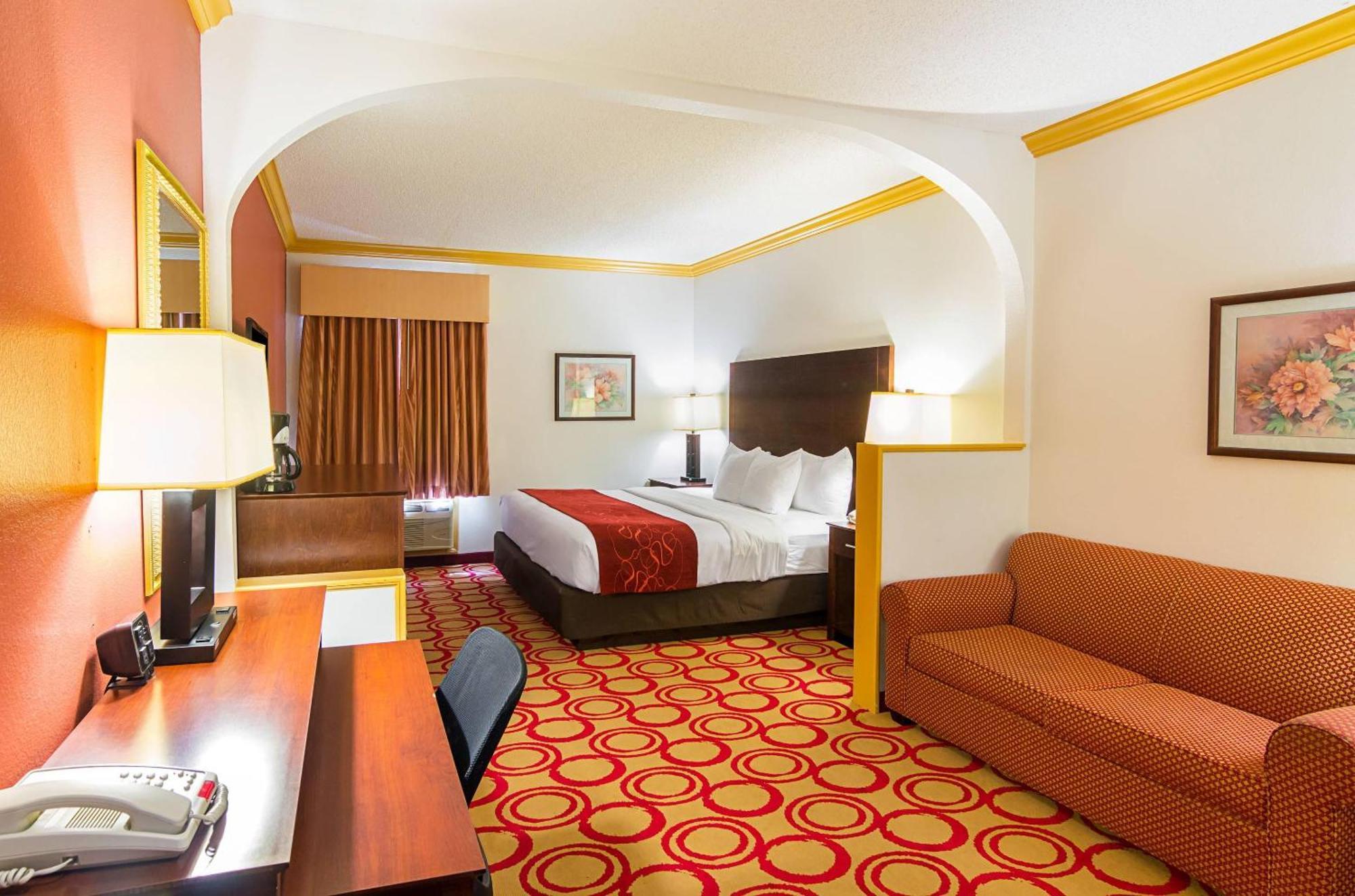 King Suite with  Roll-in-Shower - Accessible/Non-Smoking