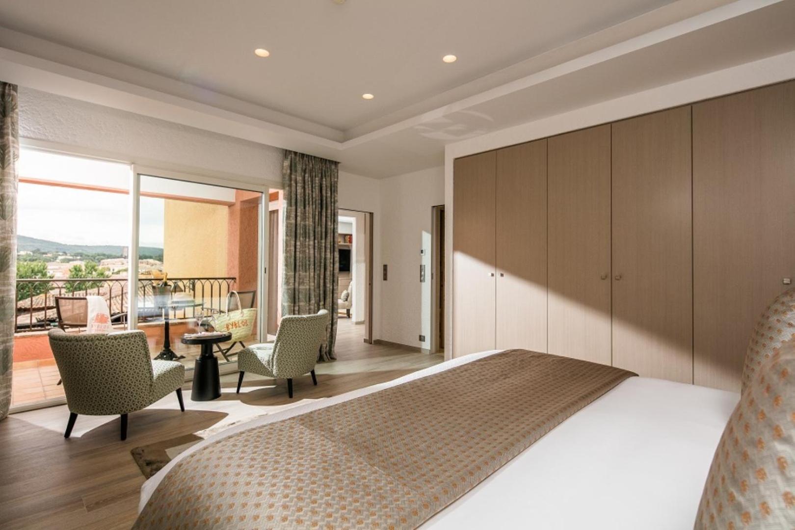 Deluxe Suite