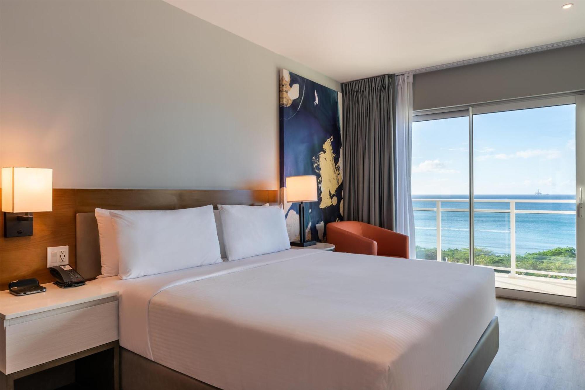 One-Bedroom King Suite Ocean View Top Floor