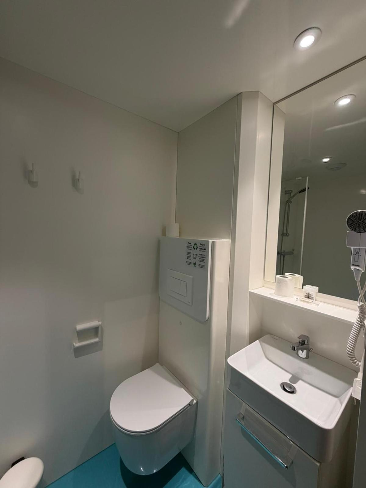 Double or Twin Room Pool View