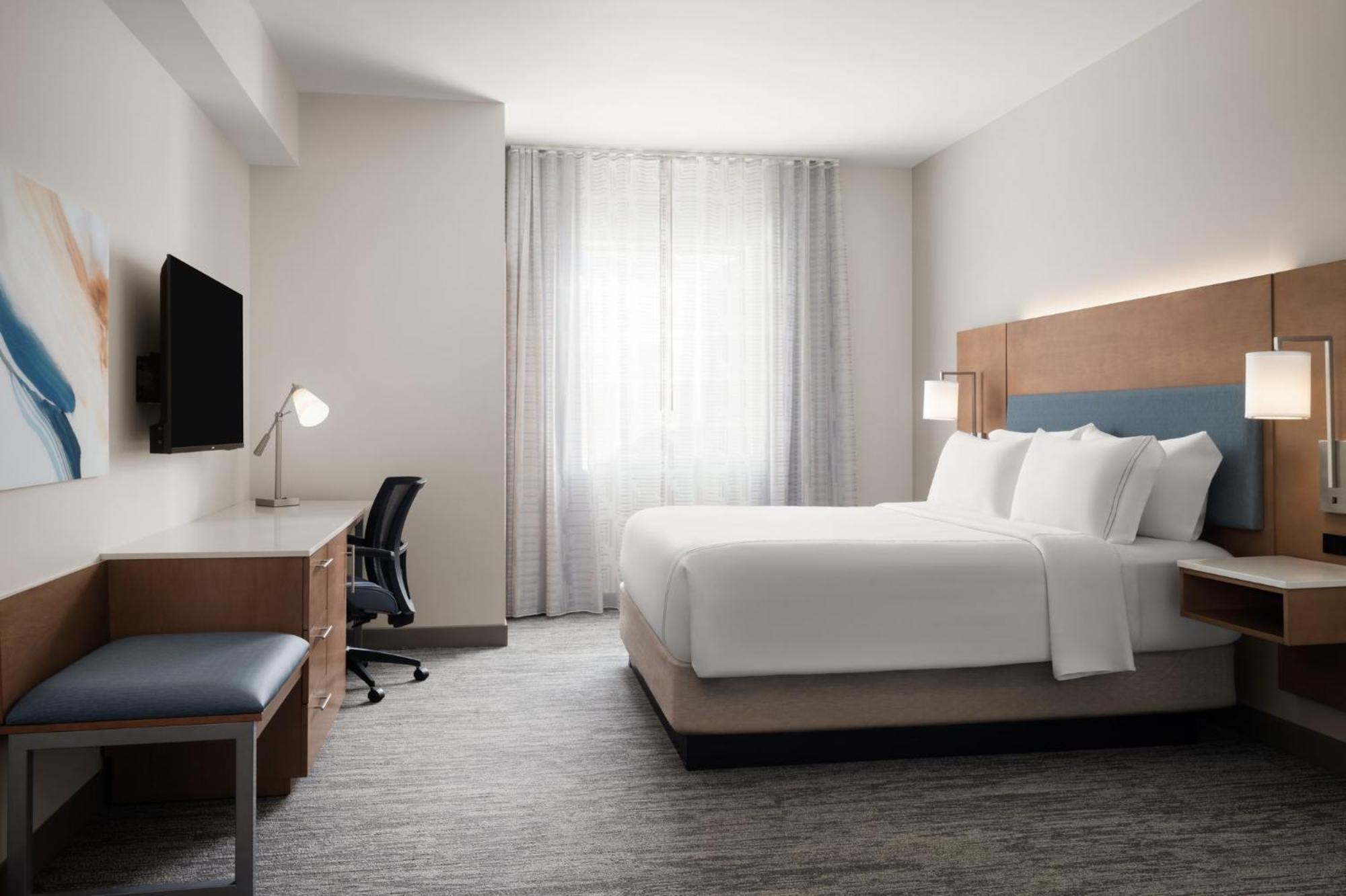 Standard King Room - Communications Accessible