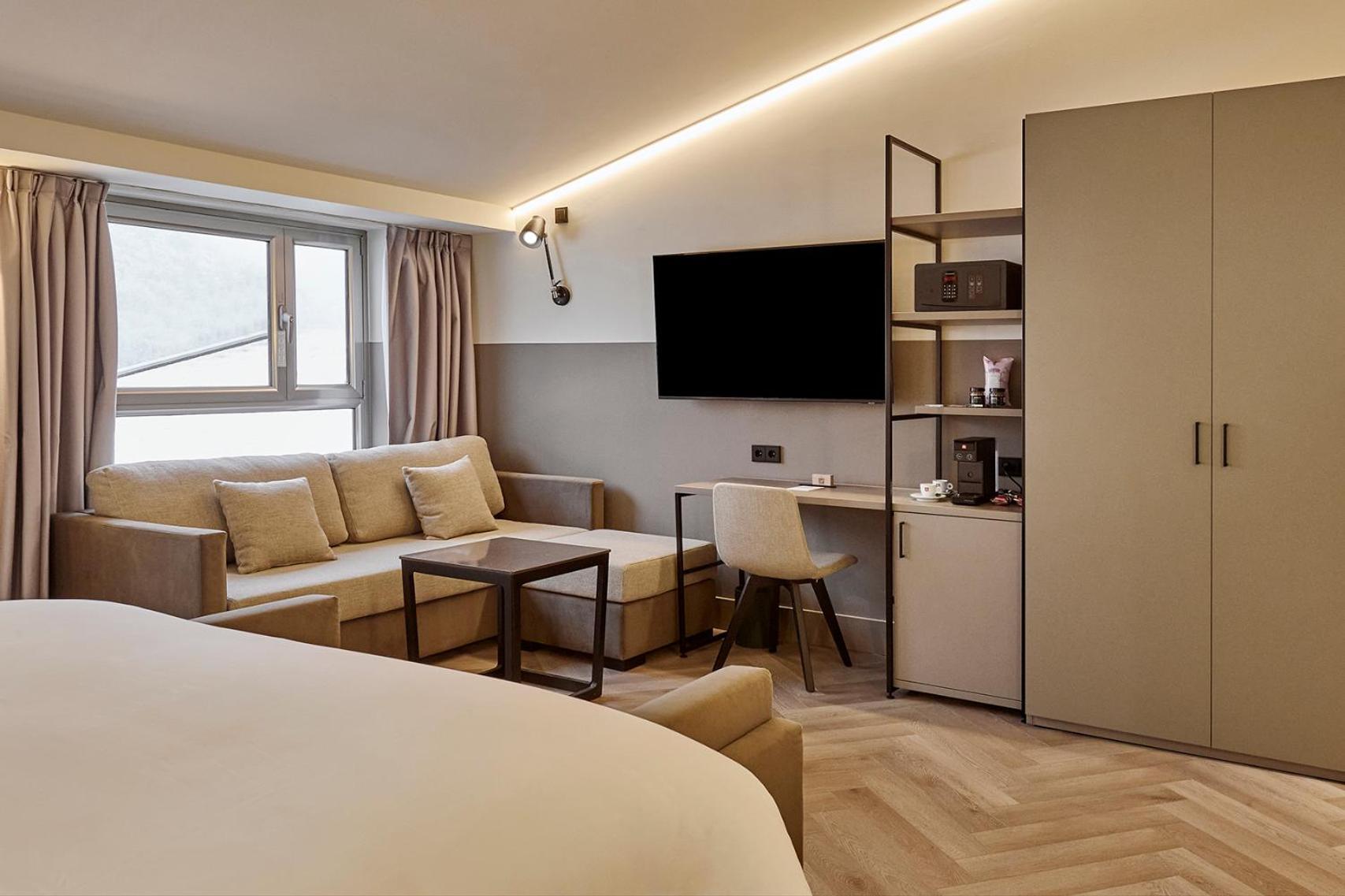 Deluxe King Room