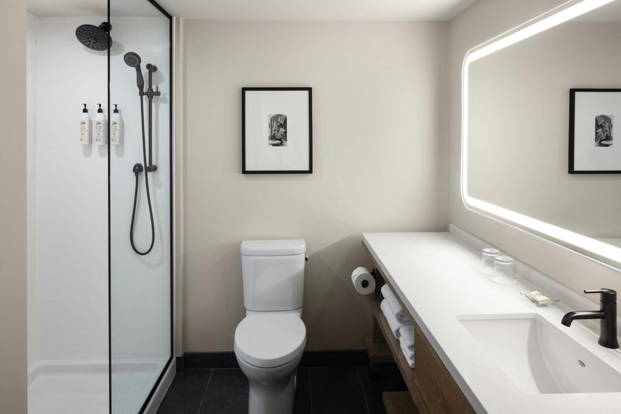 King Room with Harbor View and Elite Pantry Access
