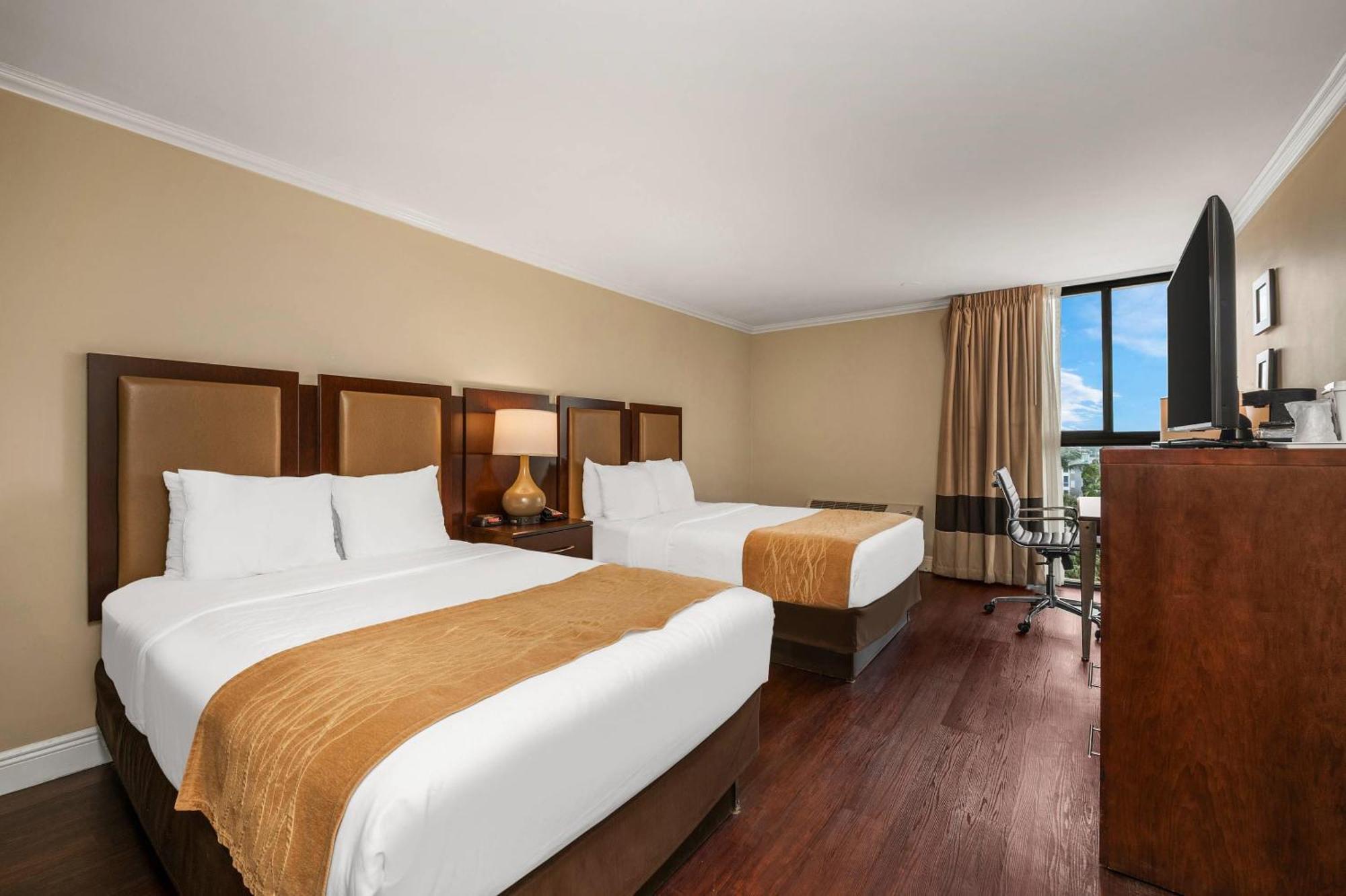 Double Room with Two Double Beds - Disability Access