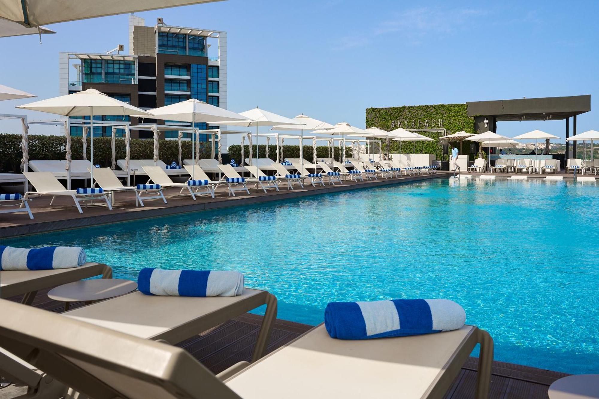 Suite Junior con acceso al Club Lounge