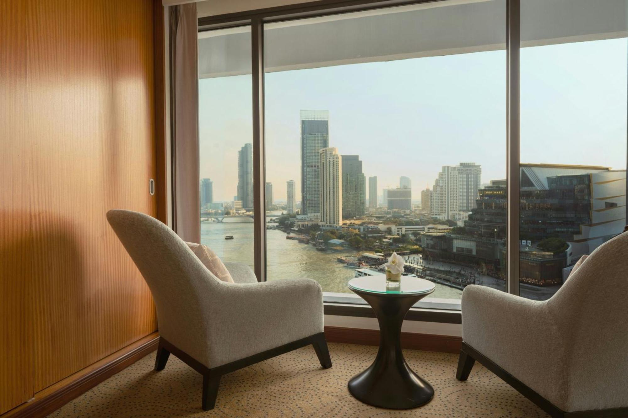 Executive Club lounge access 1 Bedroom Executive Suite 1 King River view