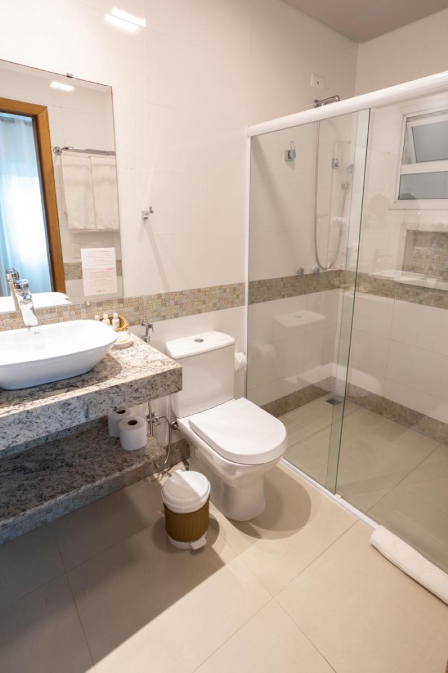 Quarto Standard com Cama de Casal ou 2 de Solteiro