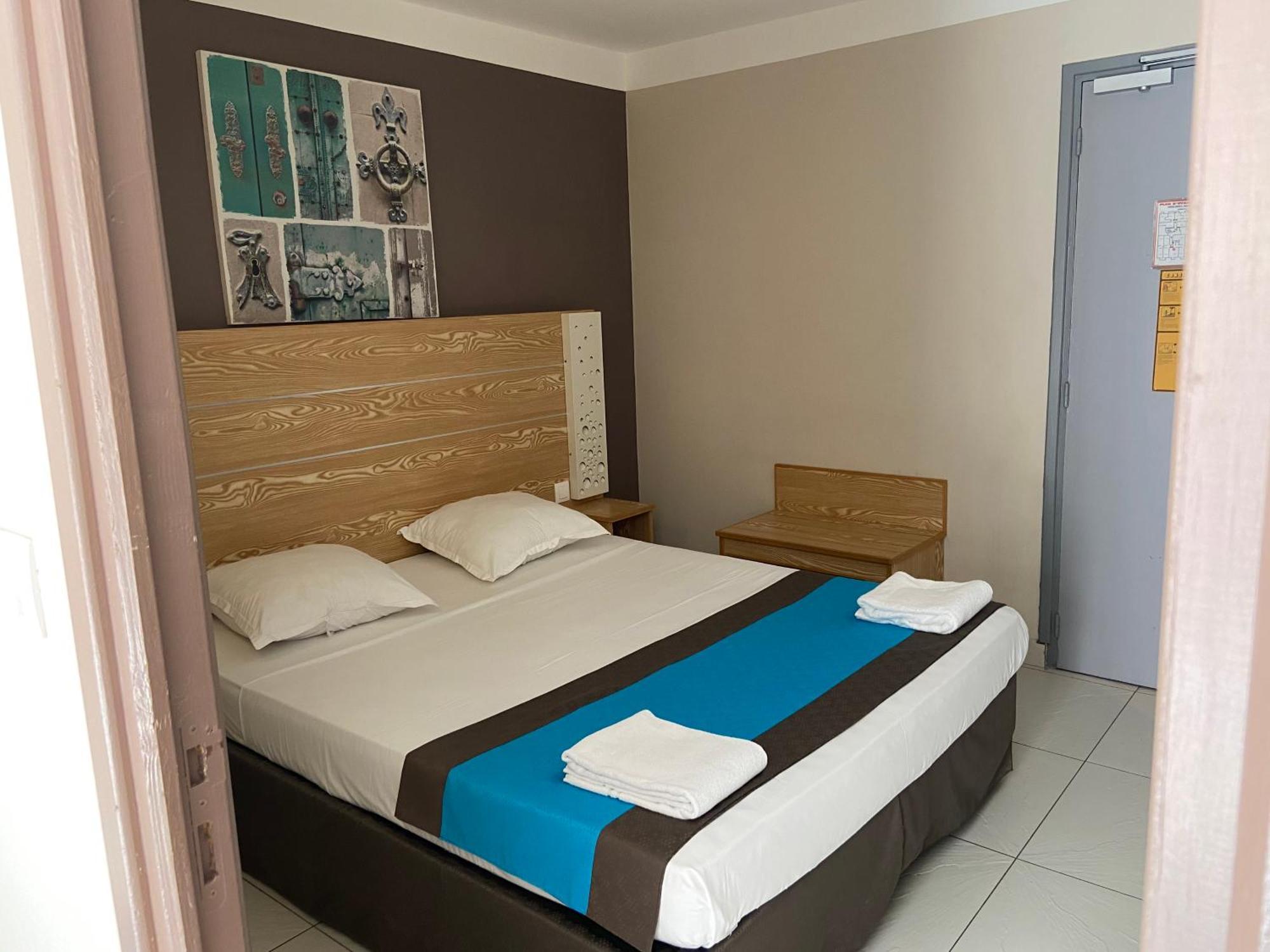 Superior One-Bedroom Apartment