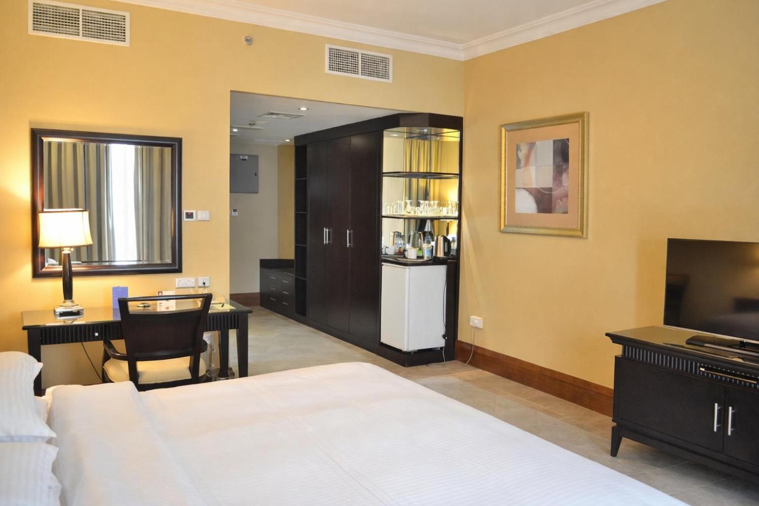 Classic King Room City View