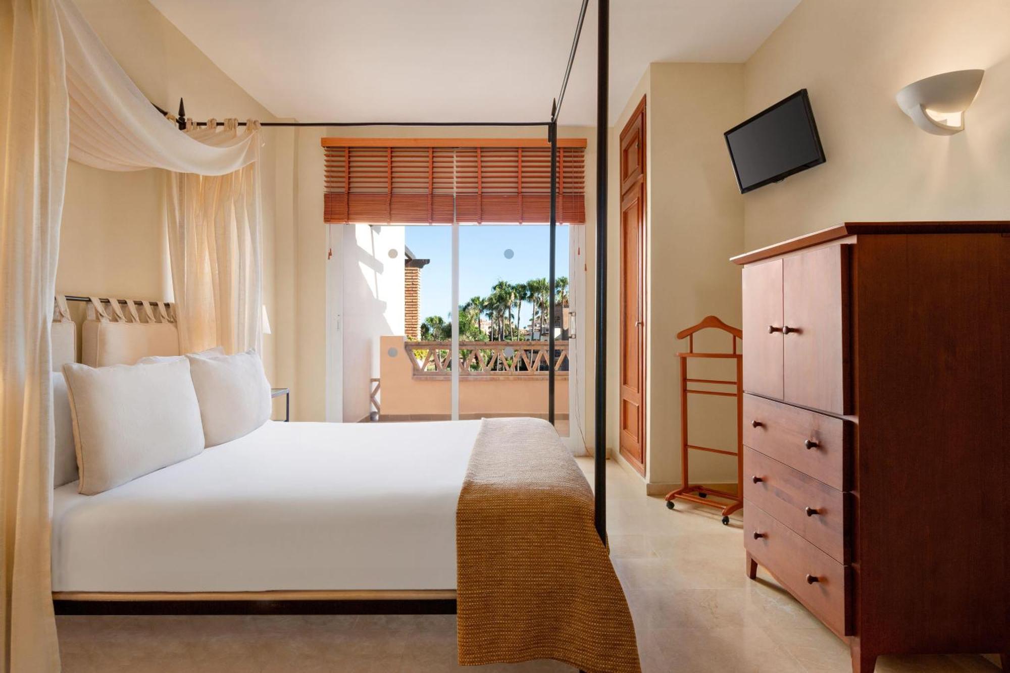 Deluxe Two-Bedroom Suite with Sea View