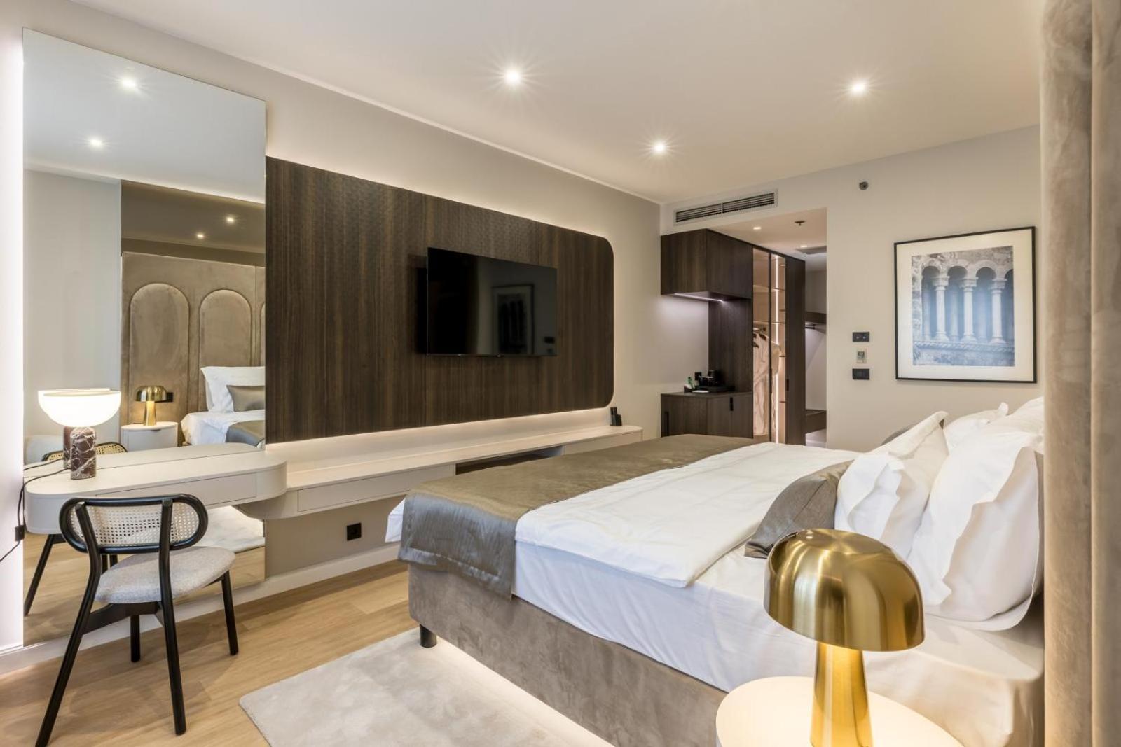 Premium Double Room Balcony Jacuzzi