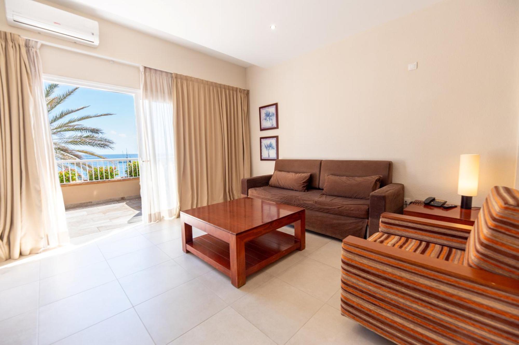 One-Bedroom Superior Apartment Sea View
