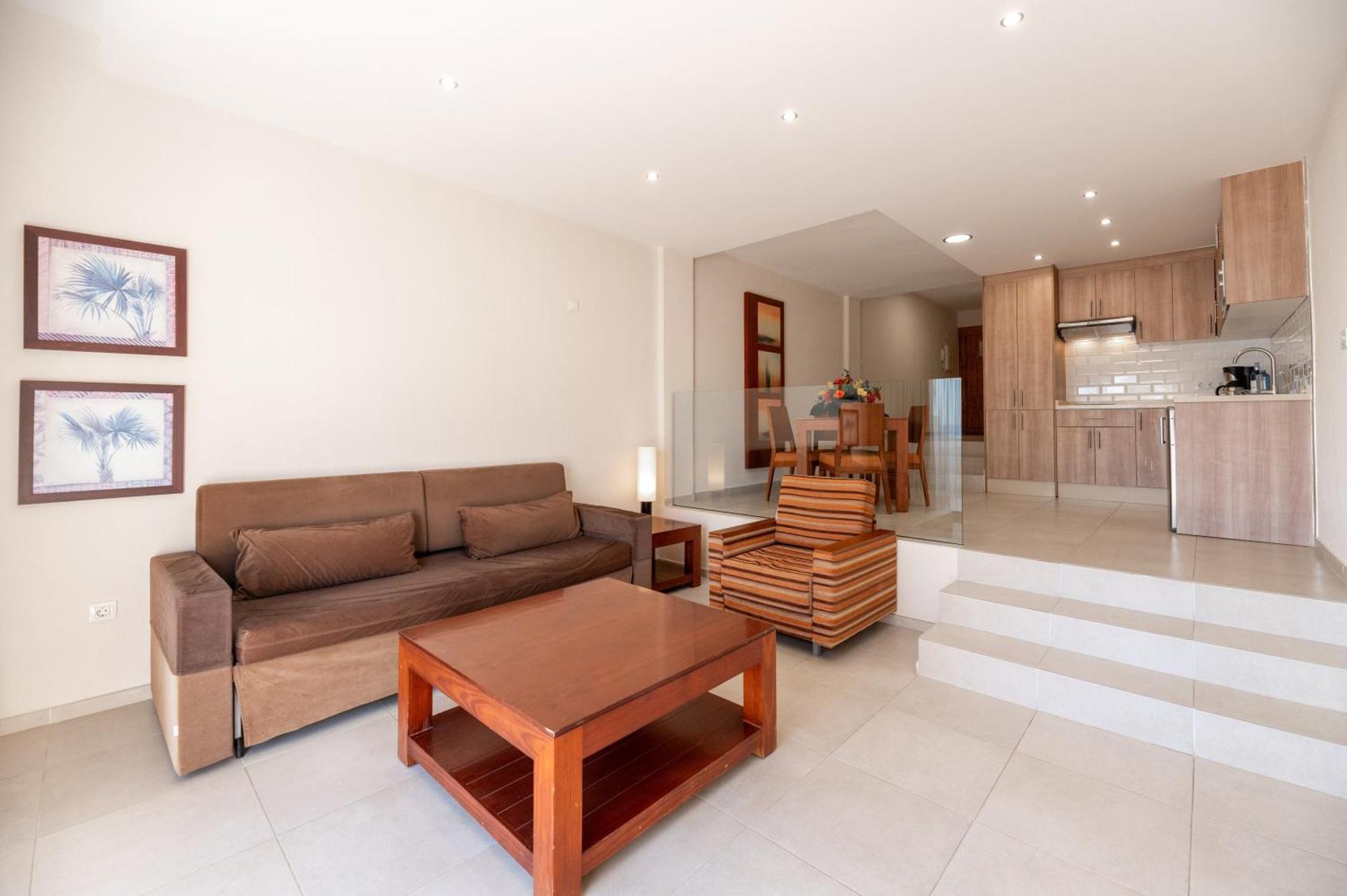 One-Bedroom Superior Apartment Sea View