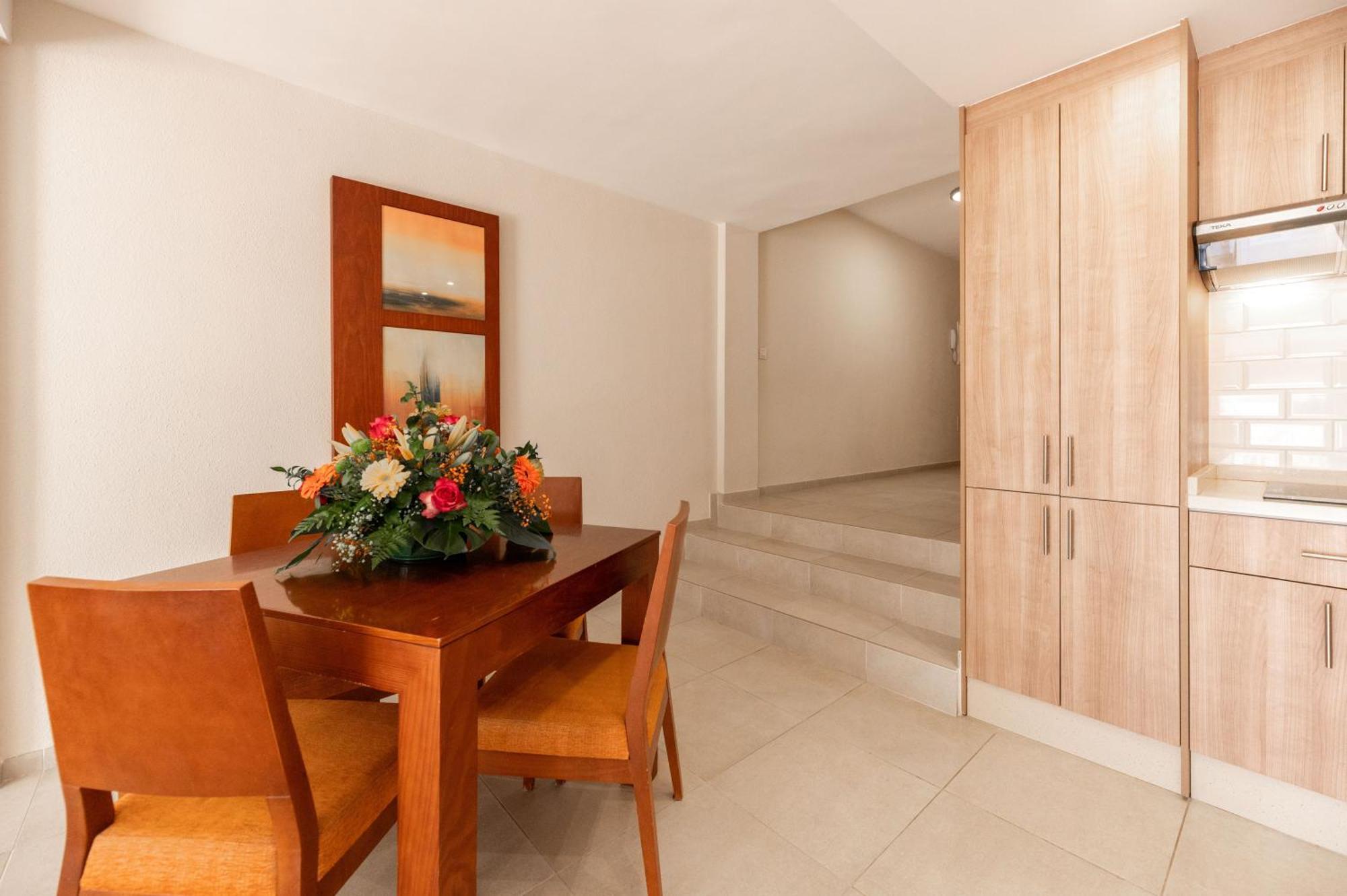 One-Bedroom Superior Apartment Sea View