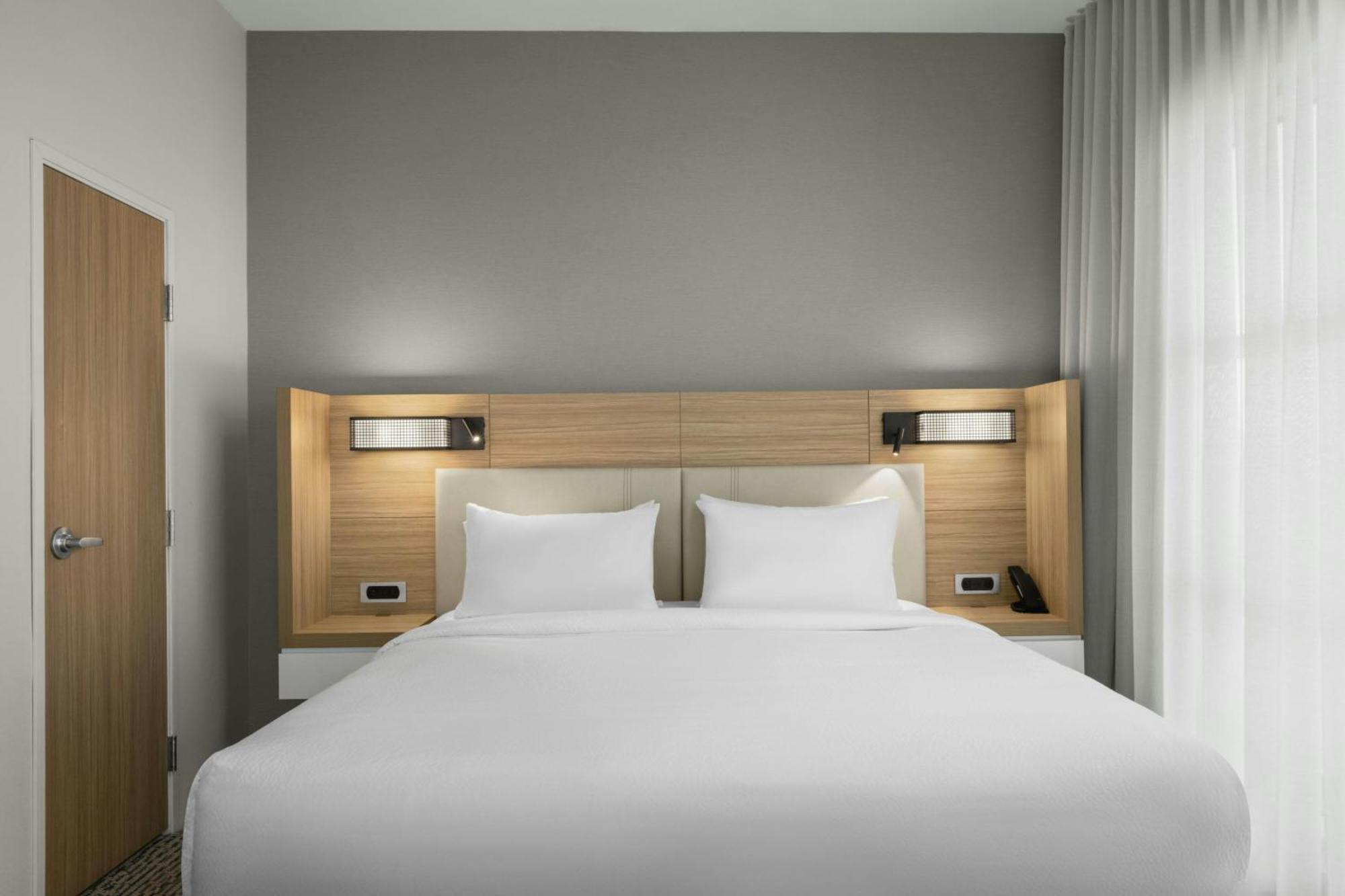 Two-Bedroom Suite,1758551059:JPEG