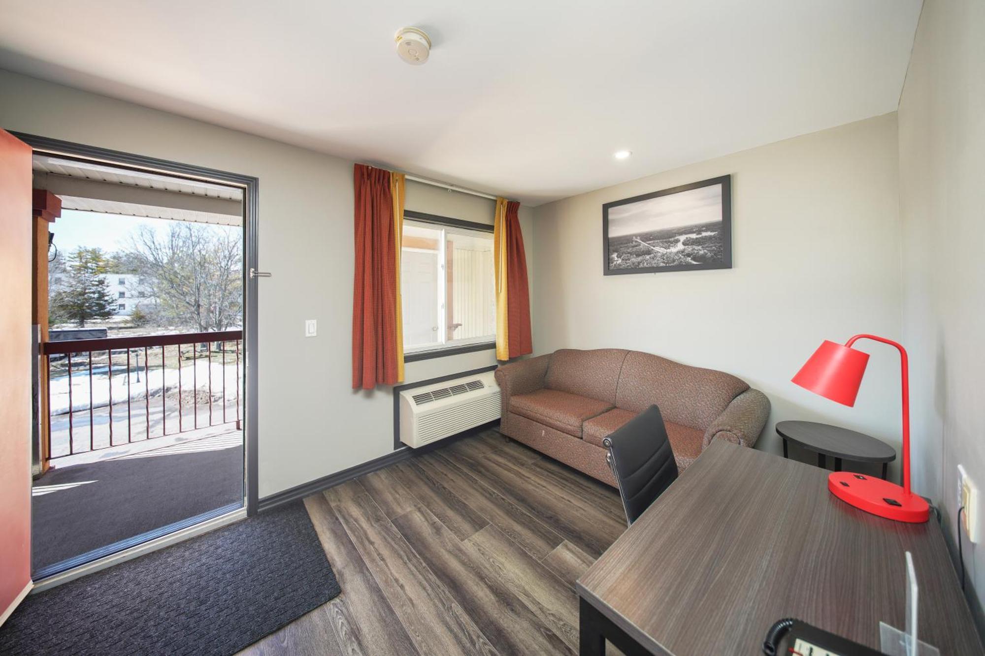 One-Bedroom Suite Two Queen Beds Non-Smoking