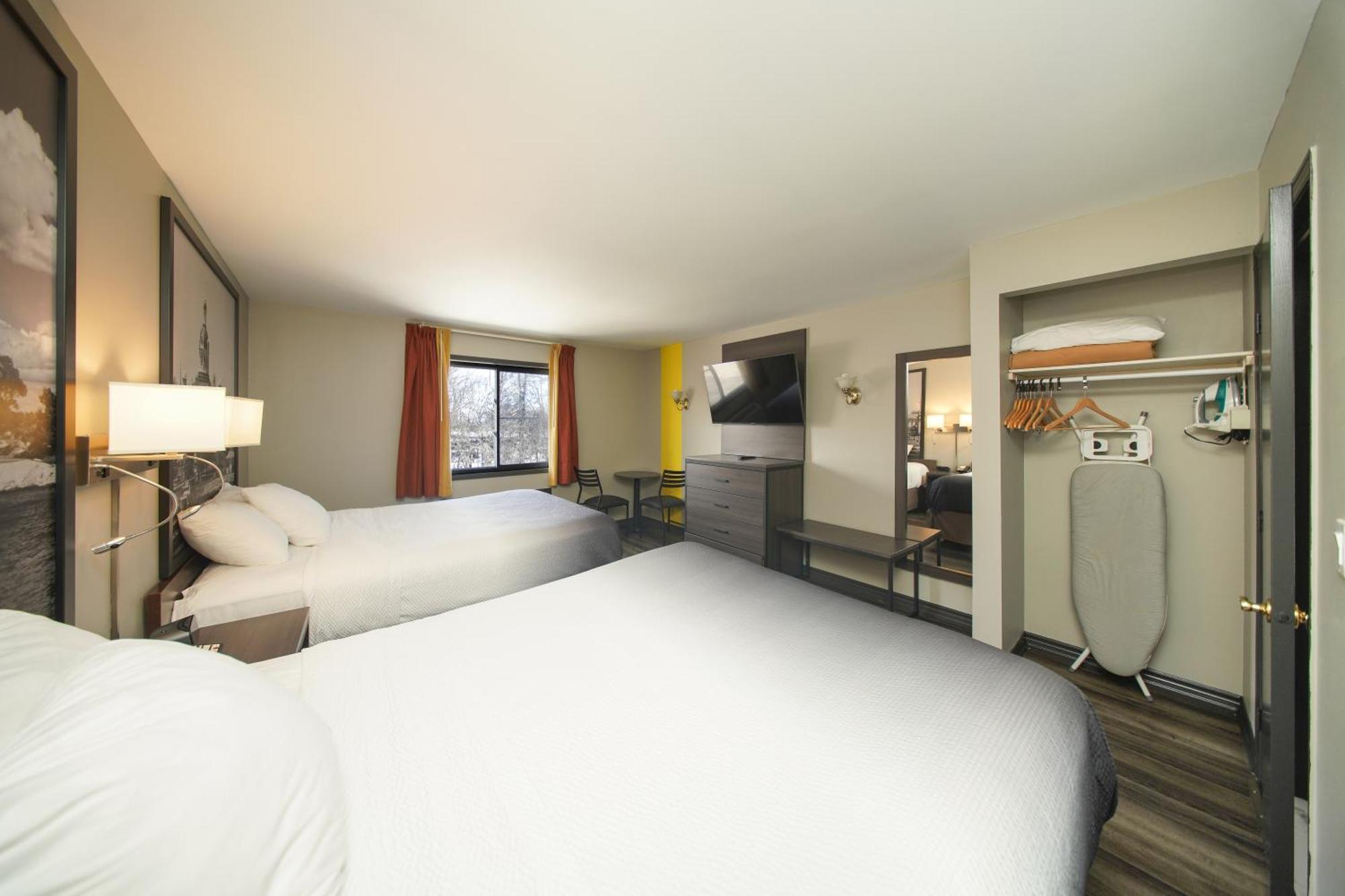 One-Bedroom Suite Two Queen Beds Non-Smoking
