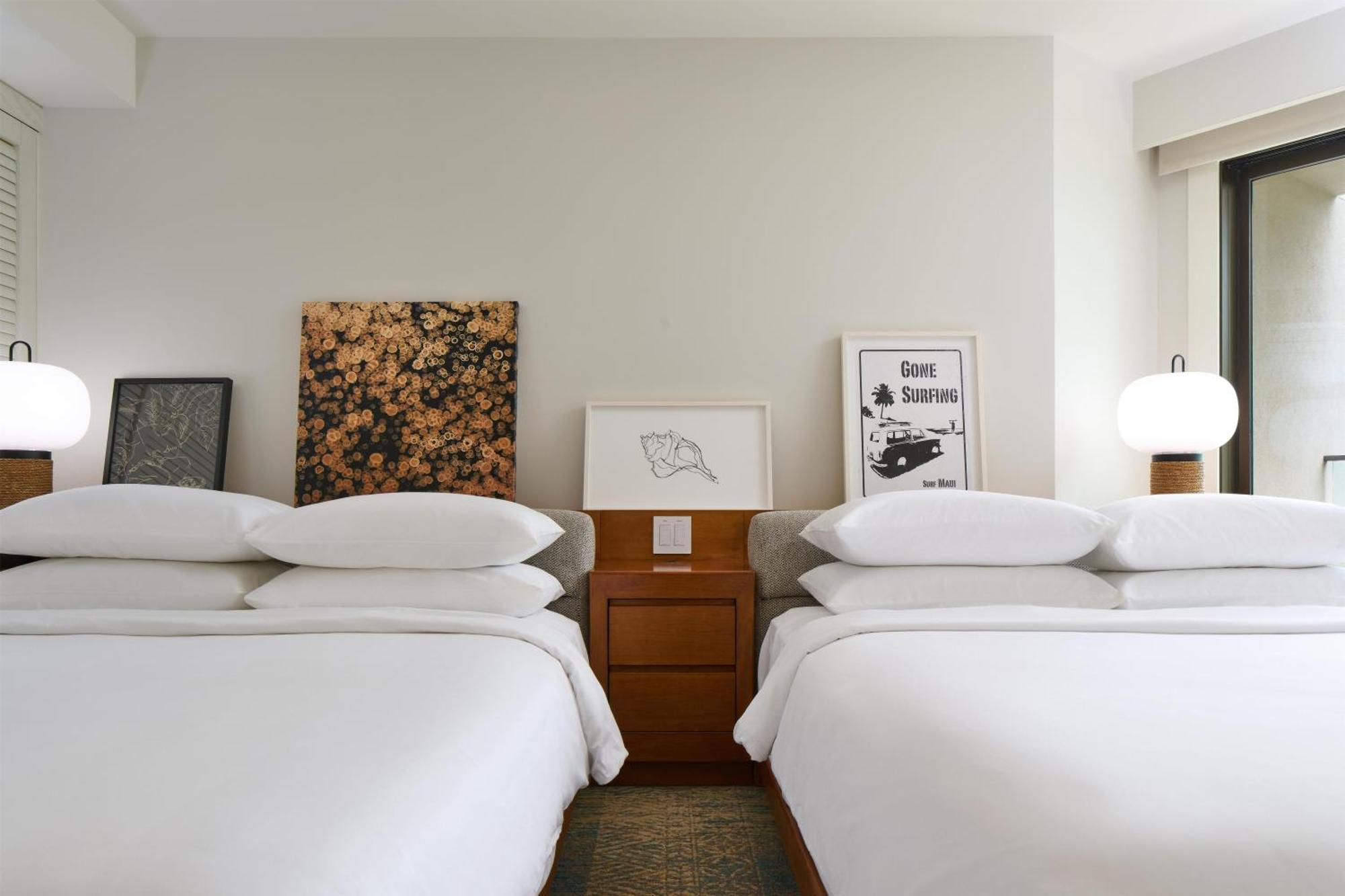 Quarto Queen com 2 Camas Queen-size e Vista do Mar