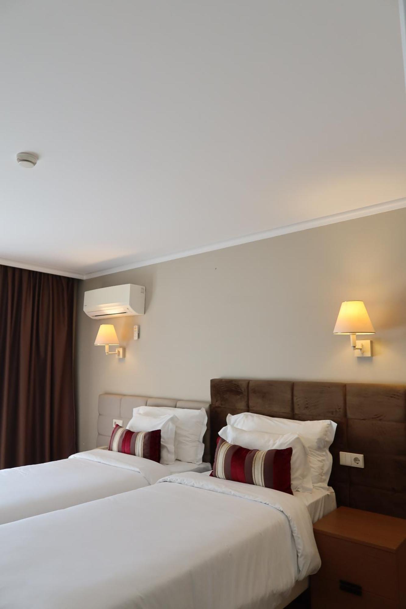 Quarto Duplo ou Twin com Vista Piscina