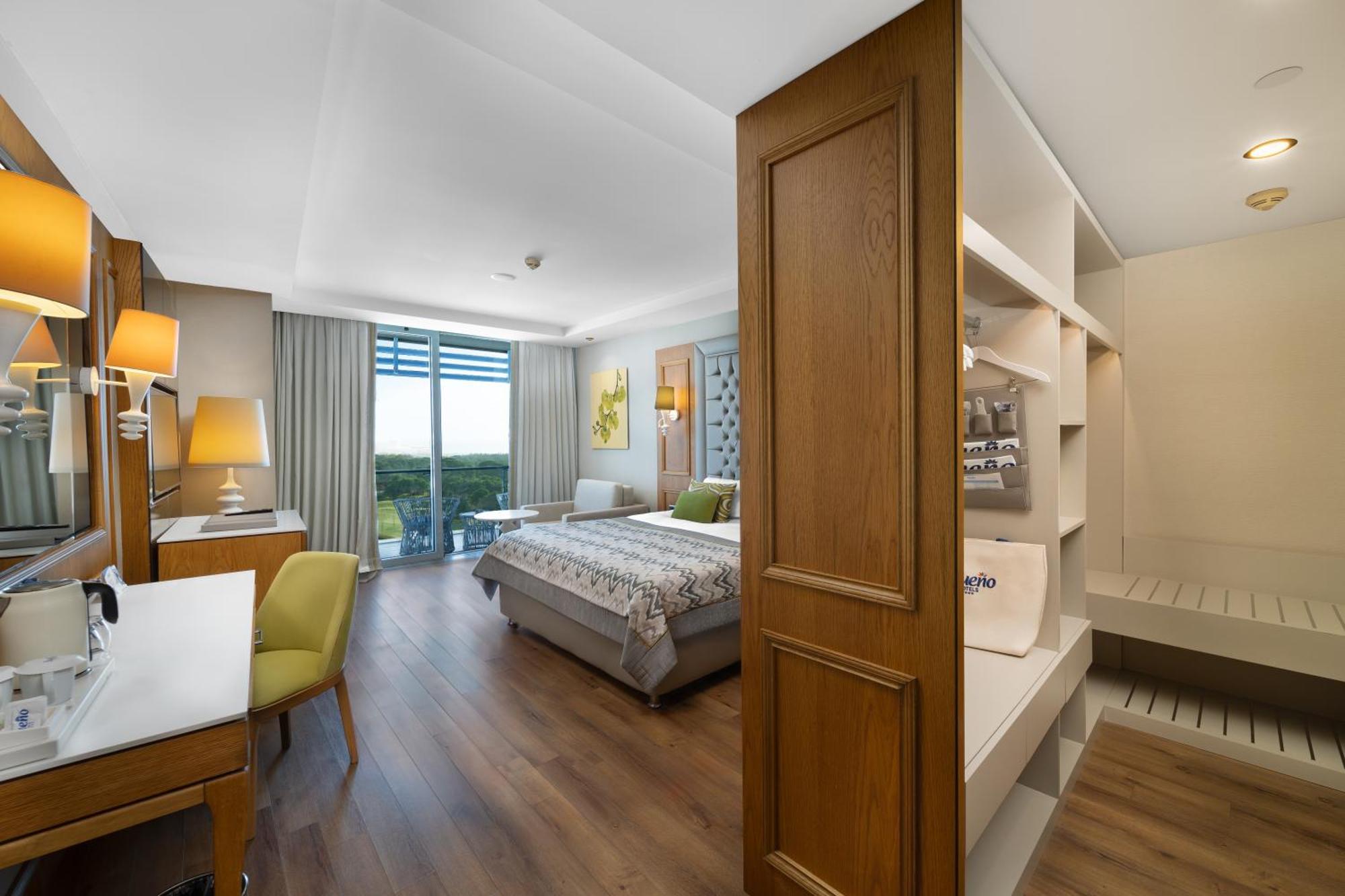 Deluxe Suite Kamer met Uitzicht op het Landschap en de Golfbaan
