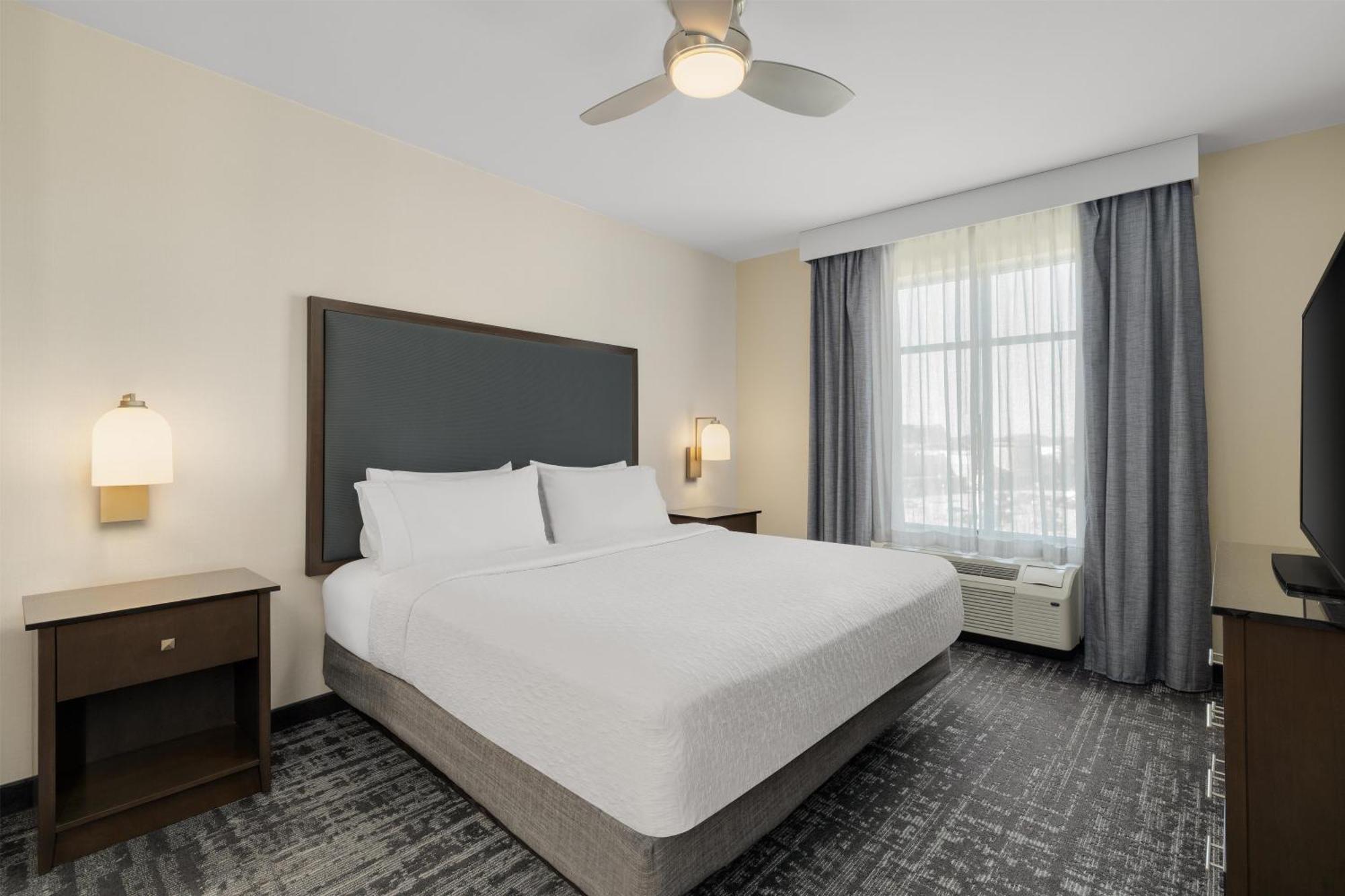 King Studio Suite - Hearing Access/Non-Smoking