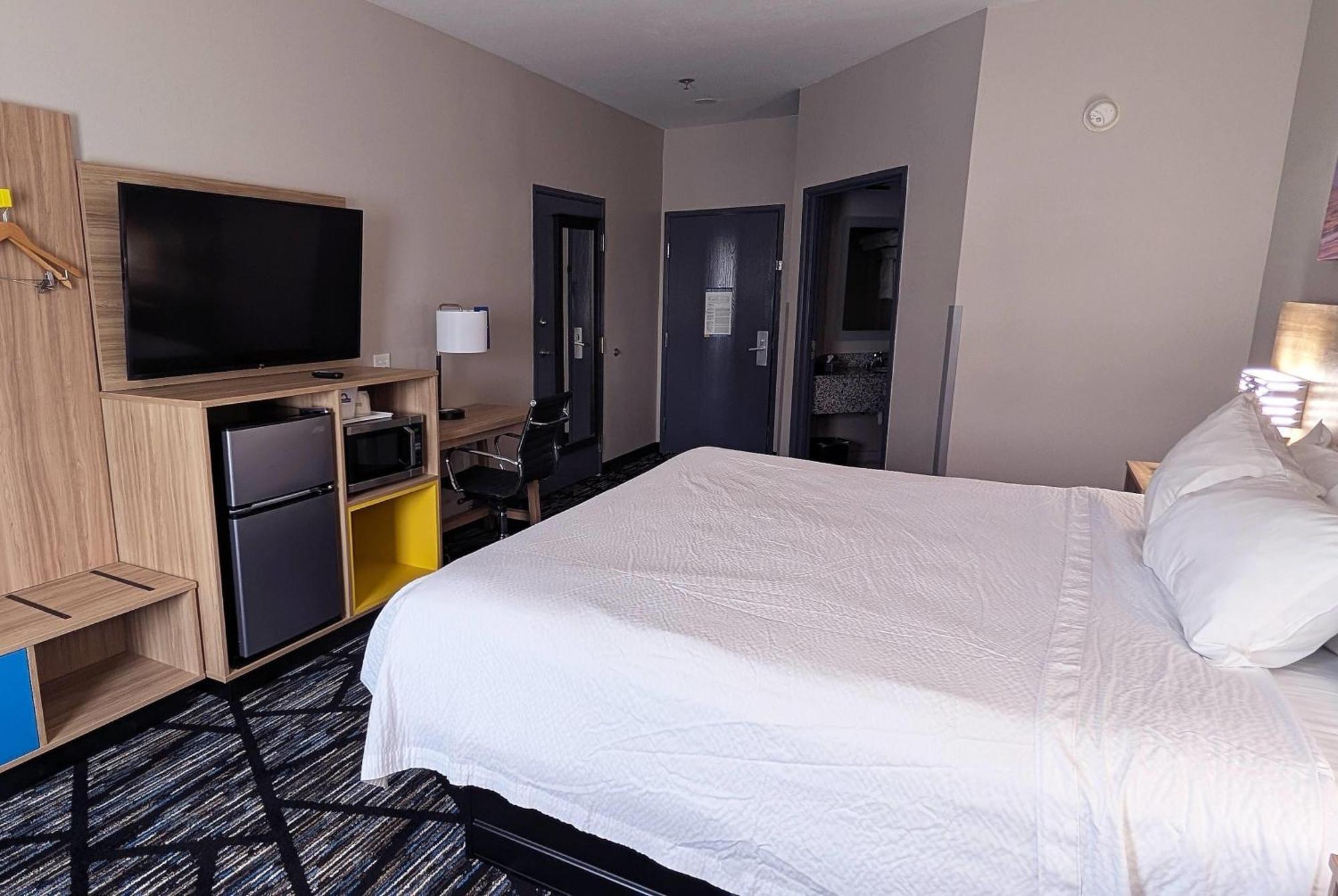King Room - Non-Smoking